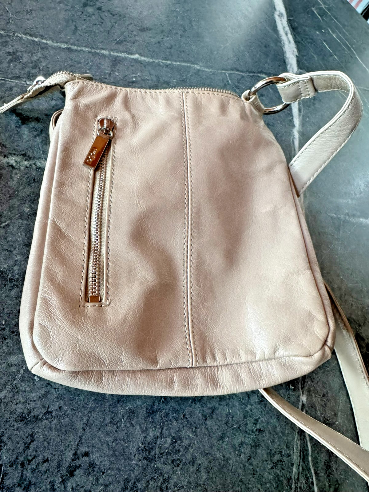 HOBO The Original Crossbody Leather Purse Bag in Cream/Beige/Stone – EUC