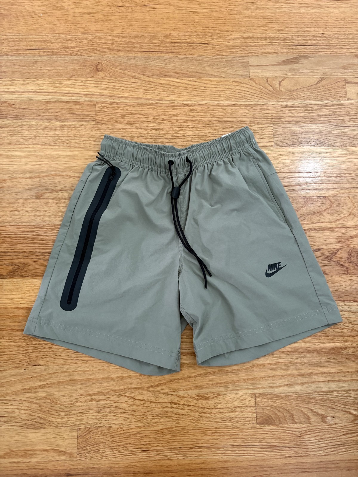 Nike Tech Woven Shorts Light Army Above The Knee Men’s Size Small HQ0470-320 $95
