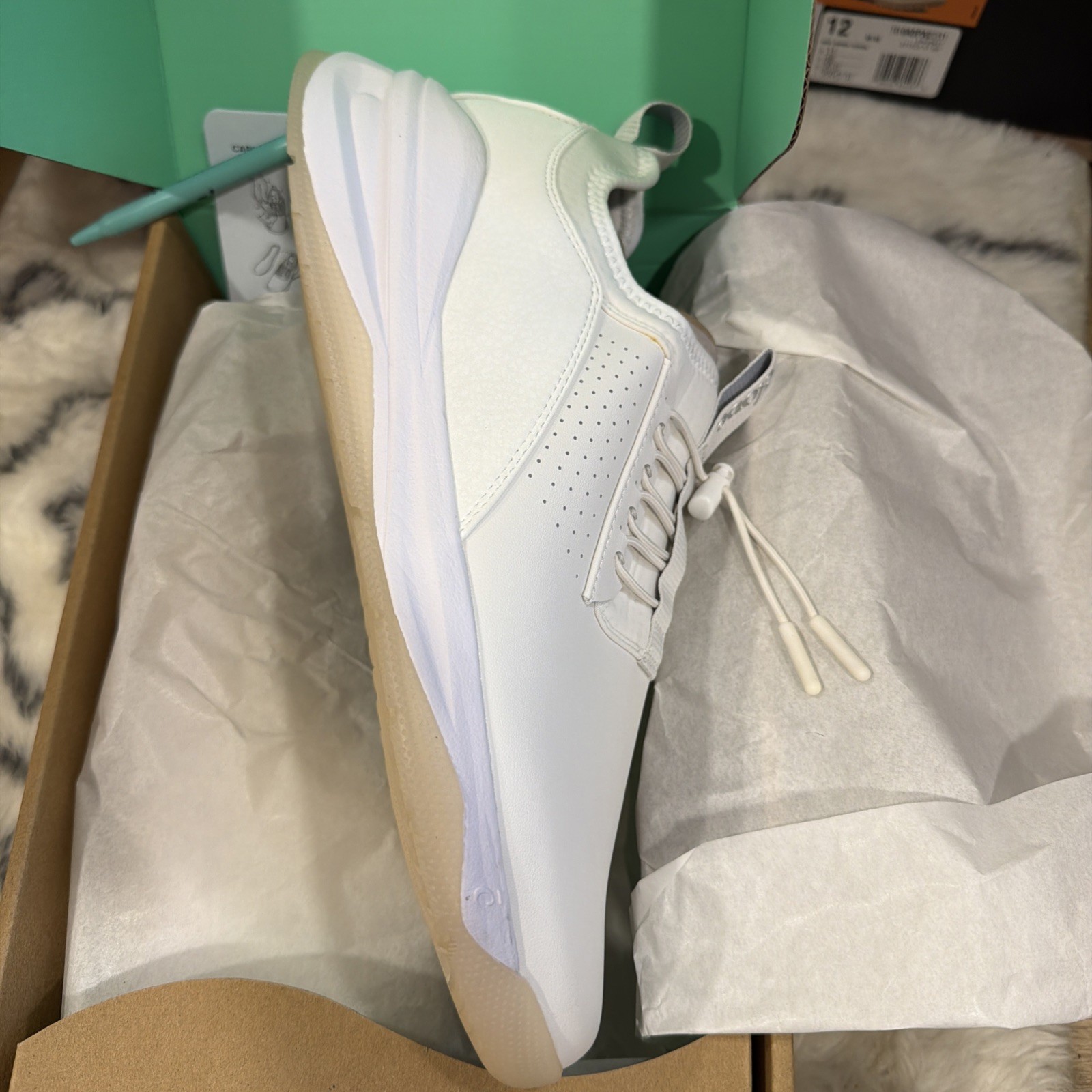 Clove Classic Brilliant White Sneaker Shoes Women 12 Men 10.5 Unisex