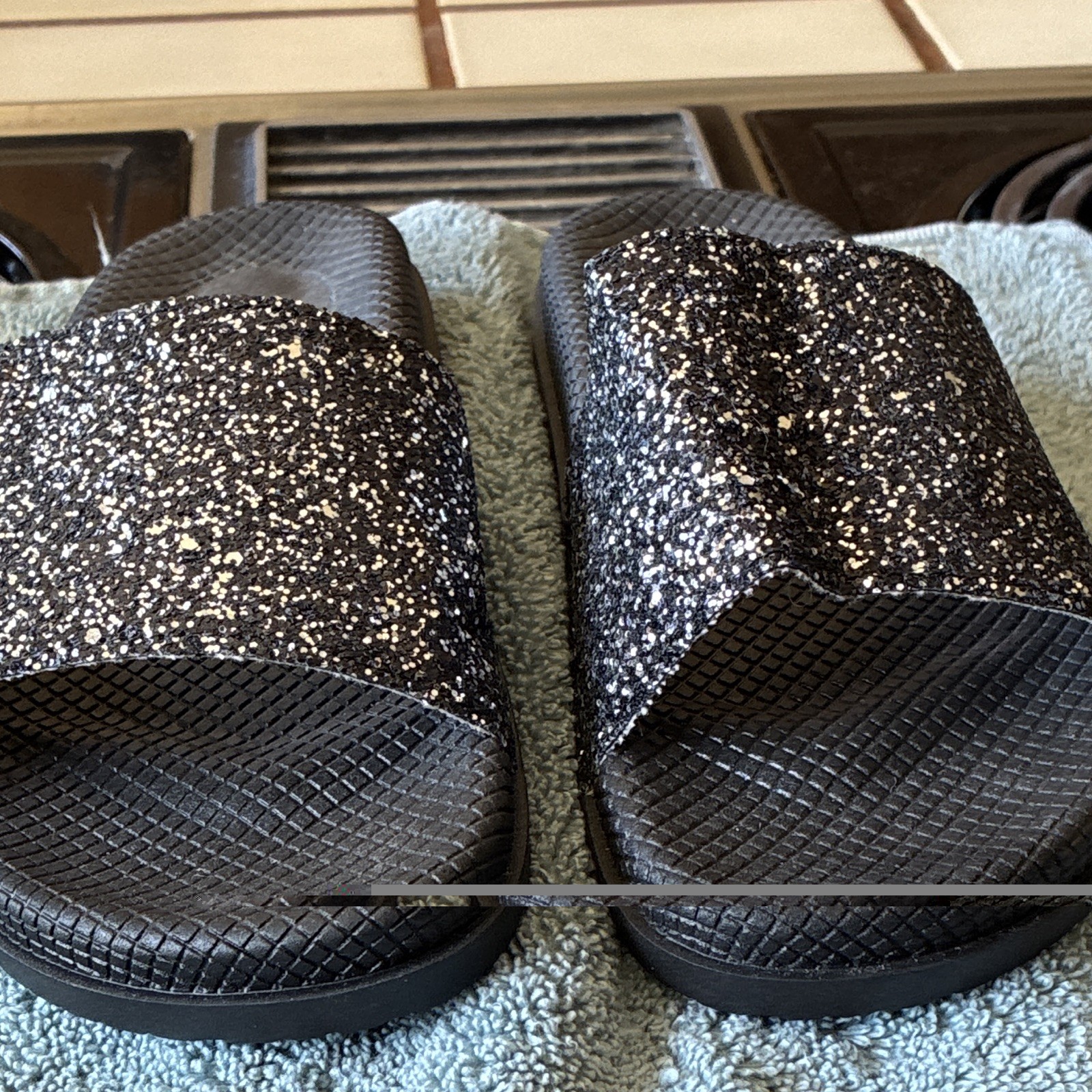 Women’s Black Glitter Slide Sandals Open Toe Slip-On Synthetic US 10