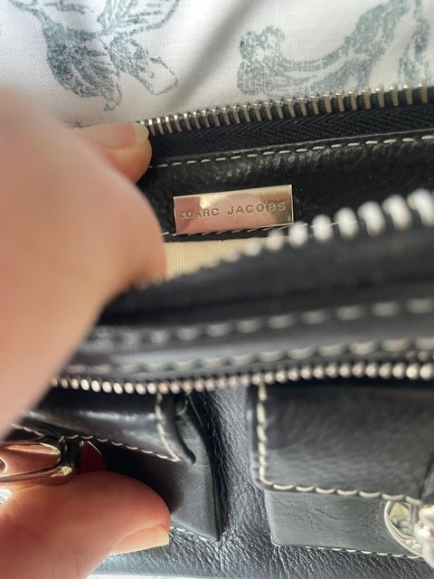 NWOT Marc Jacobs Black Leather Zip Clutch Wallet Silver Tone Push-lock Pockets