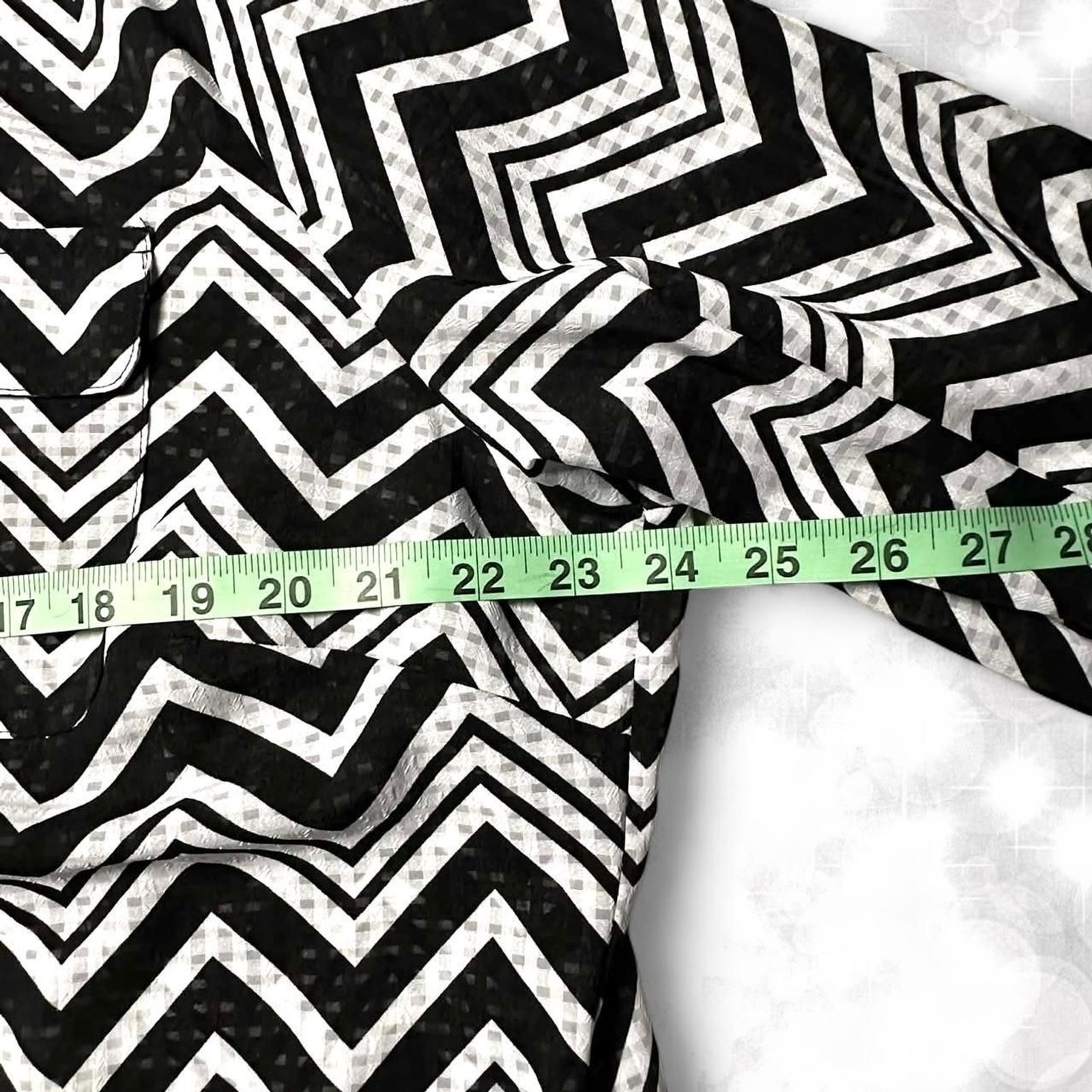 Office siren chic chevron patterned long sleeve button up top