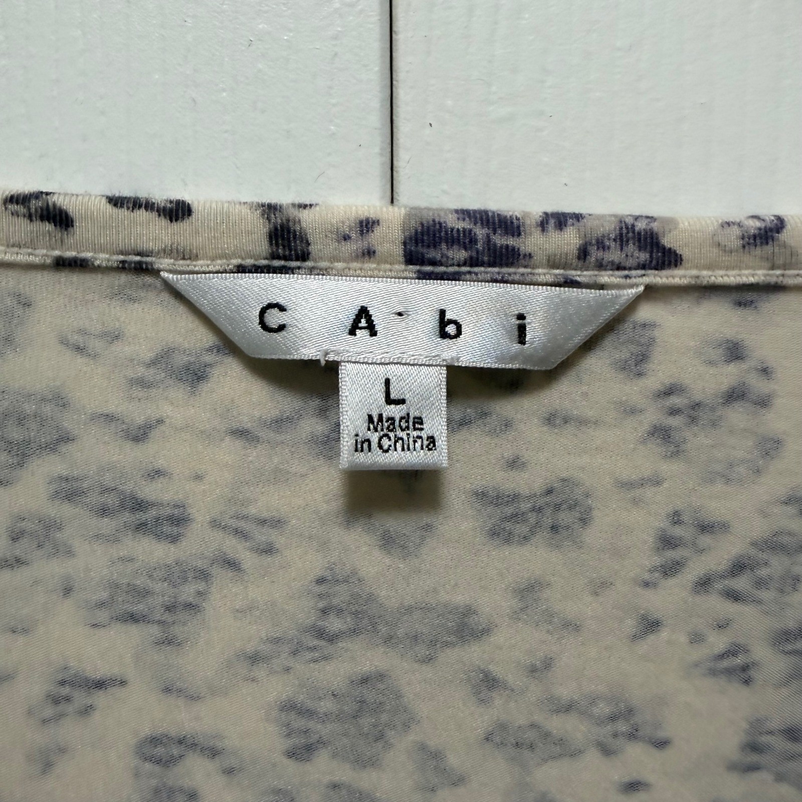 Cabi 262 Draped Surplice Tunic Top Cream Navy Abstract Print Large 3/4 Sleeve