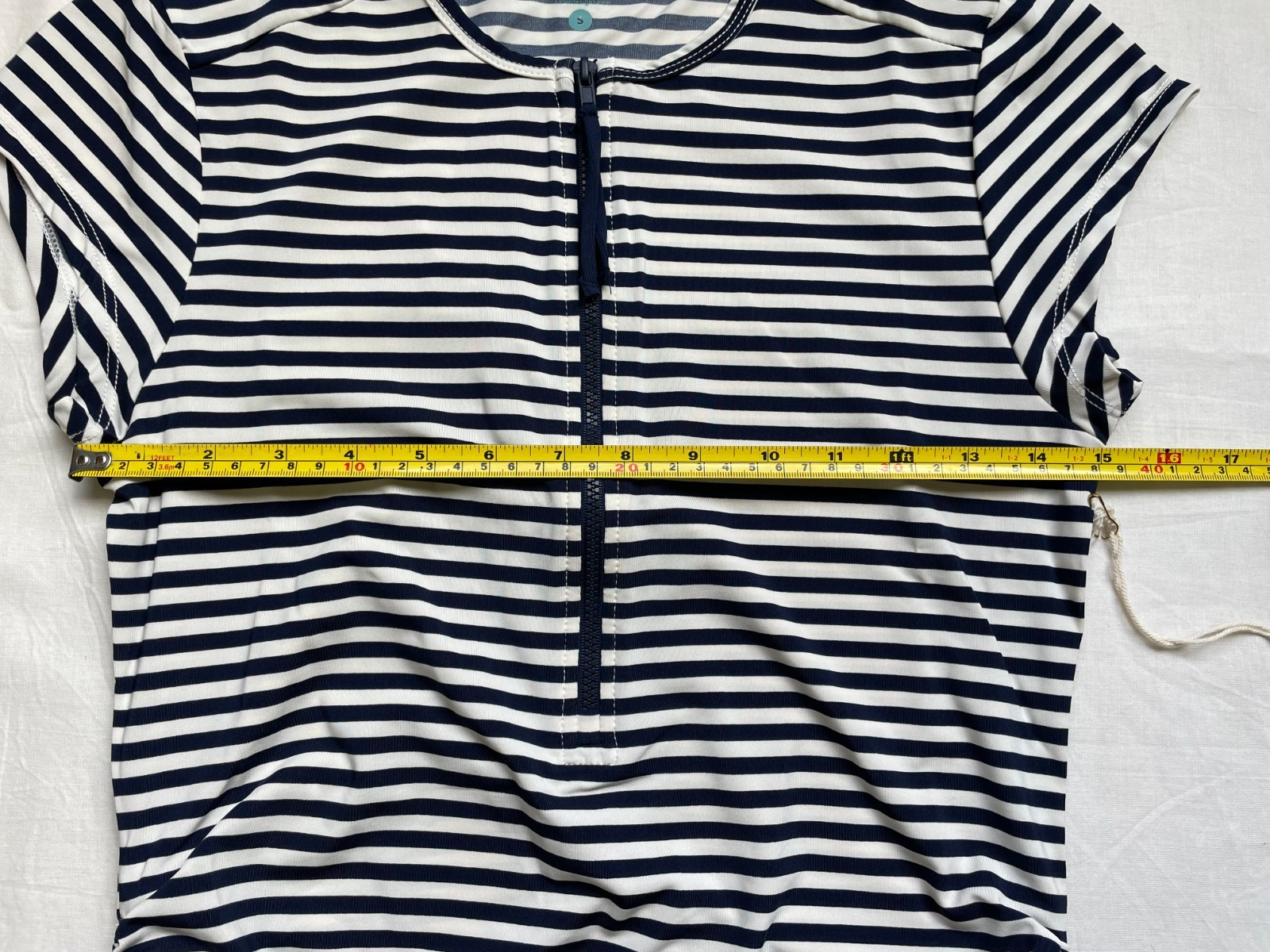 Carve Designs Dawson Rashguard Top Navy Stripe Sz Small NWT