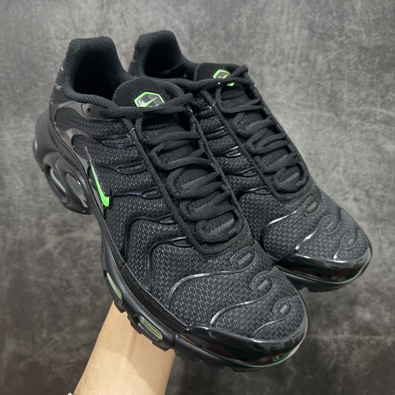 Nike Air Max Plus TN ‘Black Green Strike’ Men Sneakers