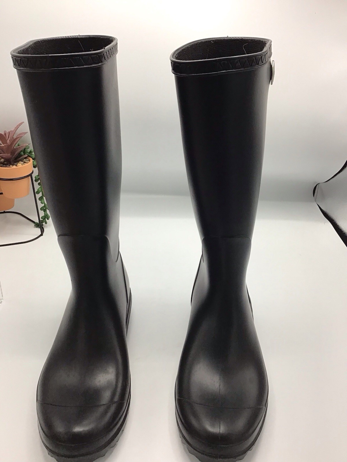 UGG SHELBY MATTE BLACK RUBBER SHEARLING TALL RAINBOOTS WOMEN’S SIZE US 8