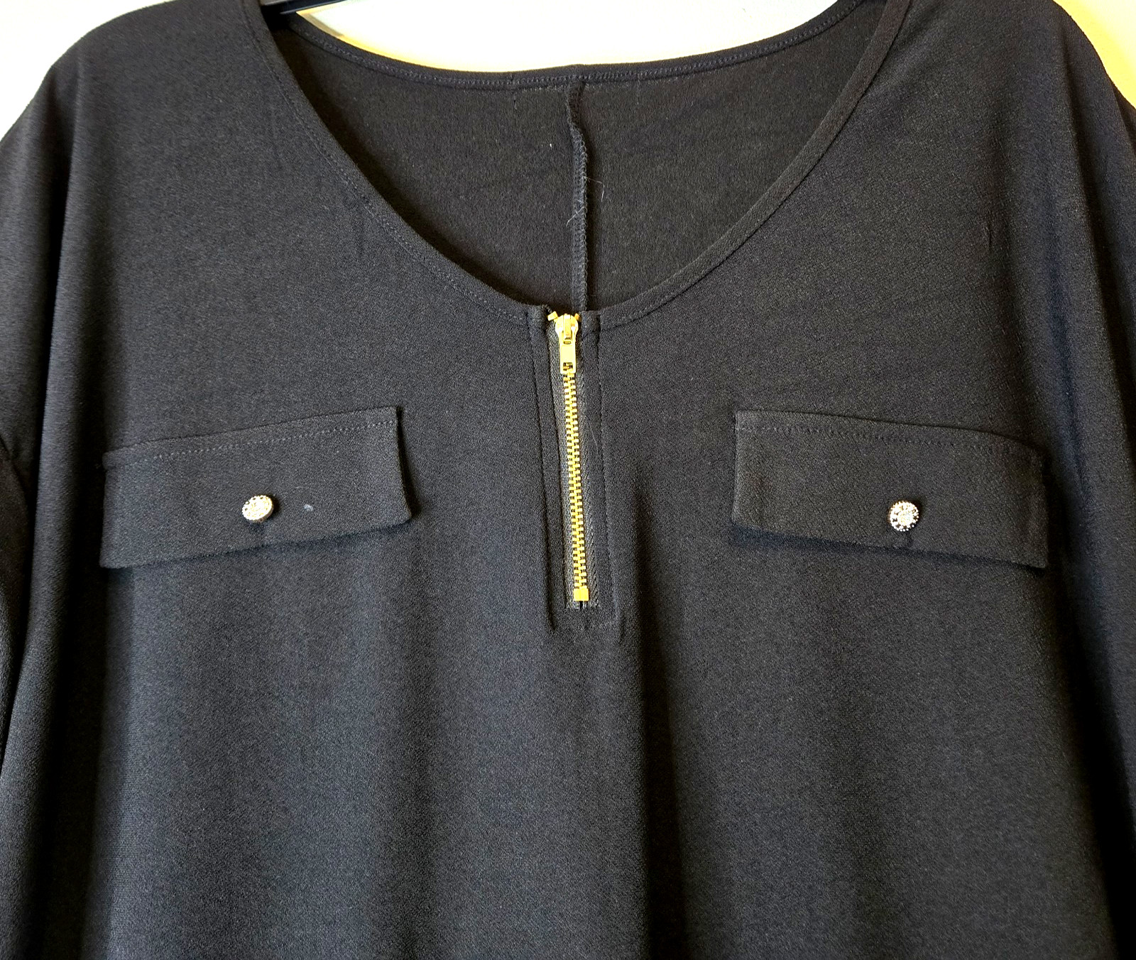 Women’s Top Black SS Blouse 1/4 Zip Top Sz L/XL Faux Pockets w Bedazzled Buttons