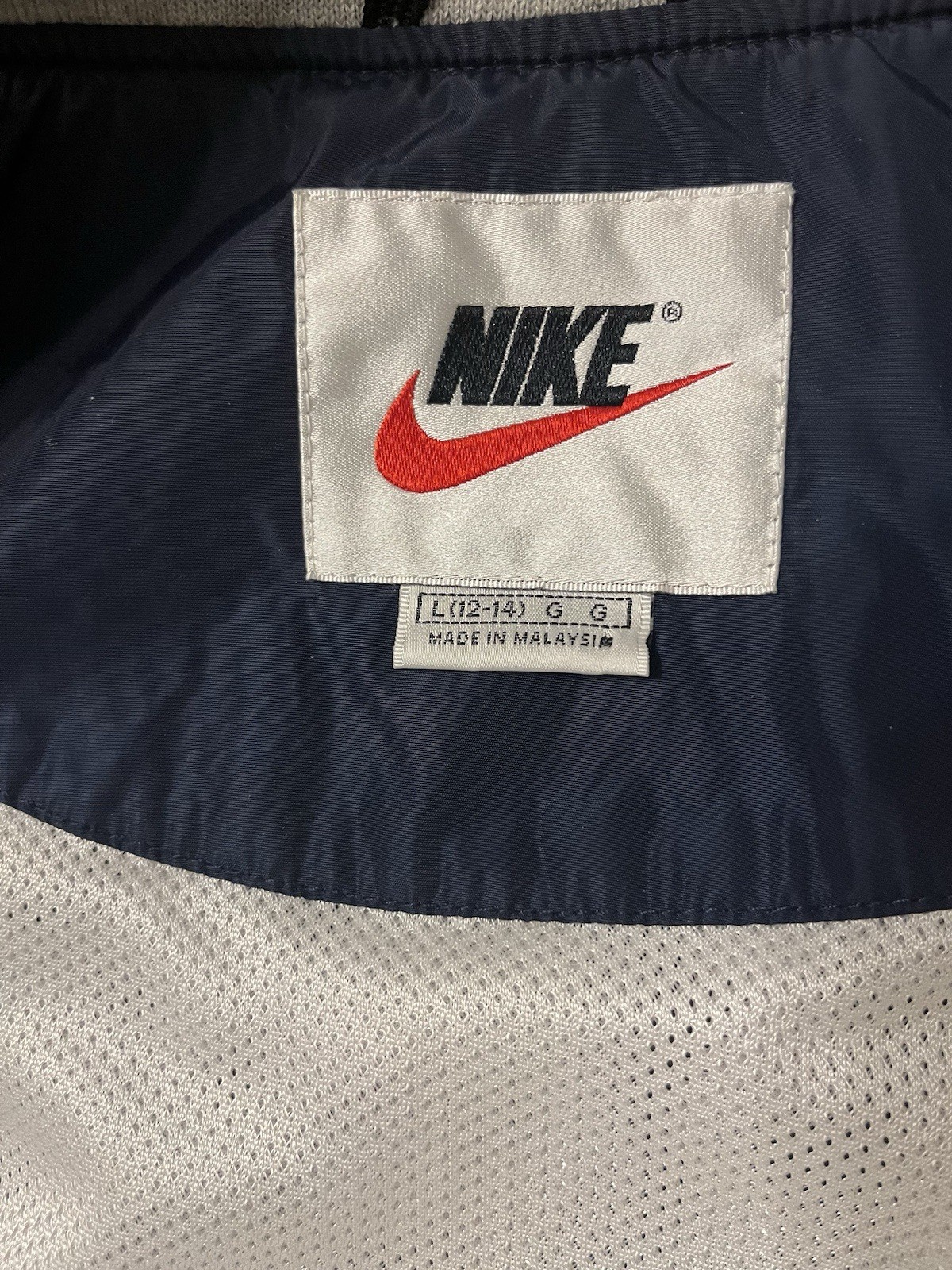 Nike Youth Size Large Pullover Windbreaker Jacket 90s Vintage, Fits Men’s Small