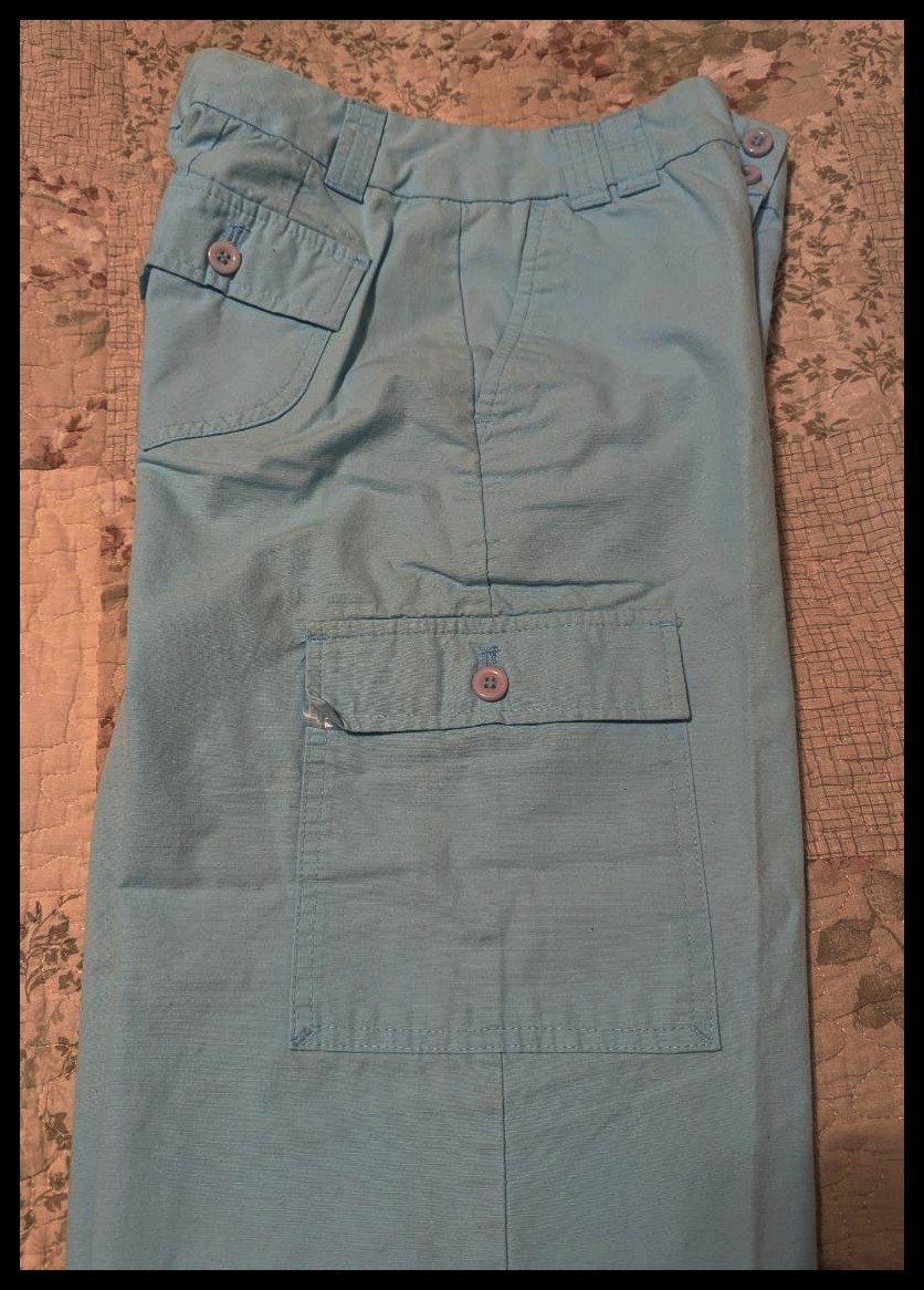 NEW Women’s Izod Light Aqua Blue Cotton Cargo Capri Pants Size 2 Waist 28″-30″