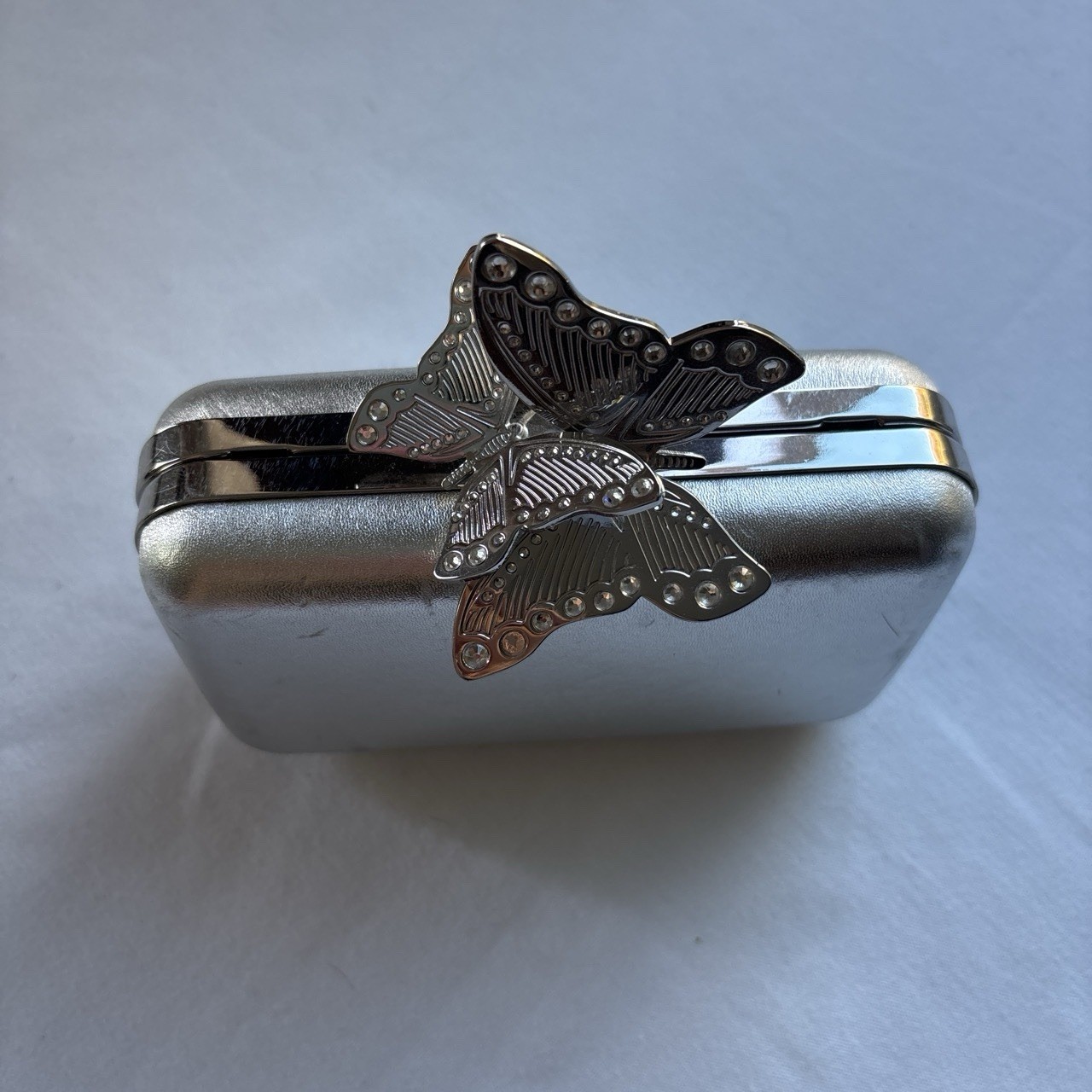 Karen Millen Silver Metallic Clutch Butterfly Clasp Chain Strap
