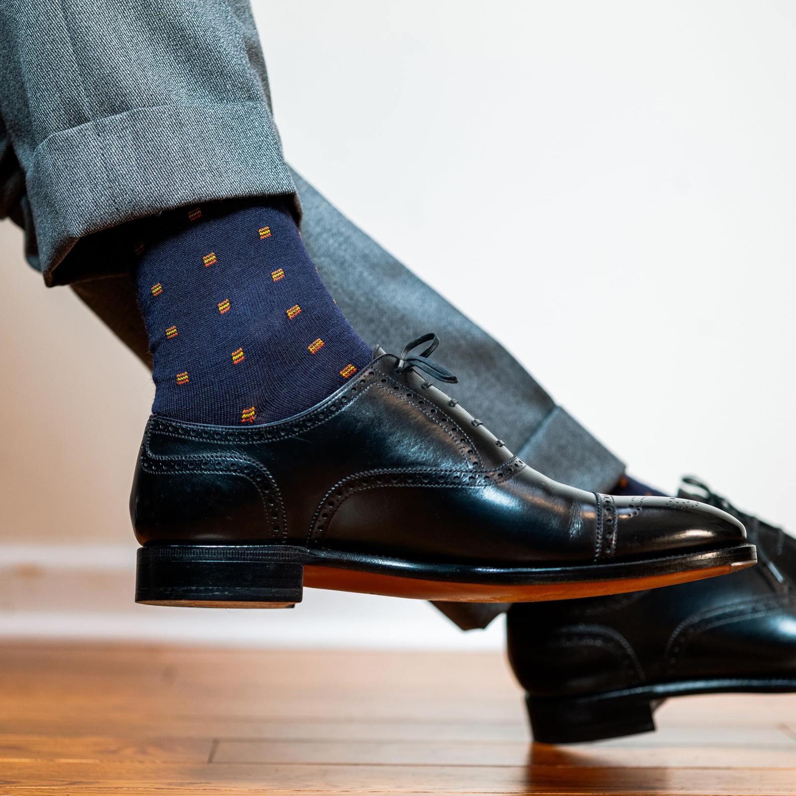 BoardroomSocks Merino Wool Mid-Calf Patterned 8-12, Navy With Orange Squares