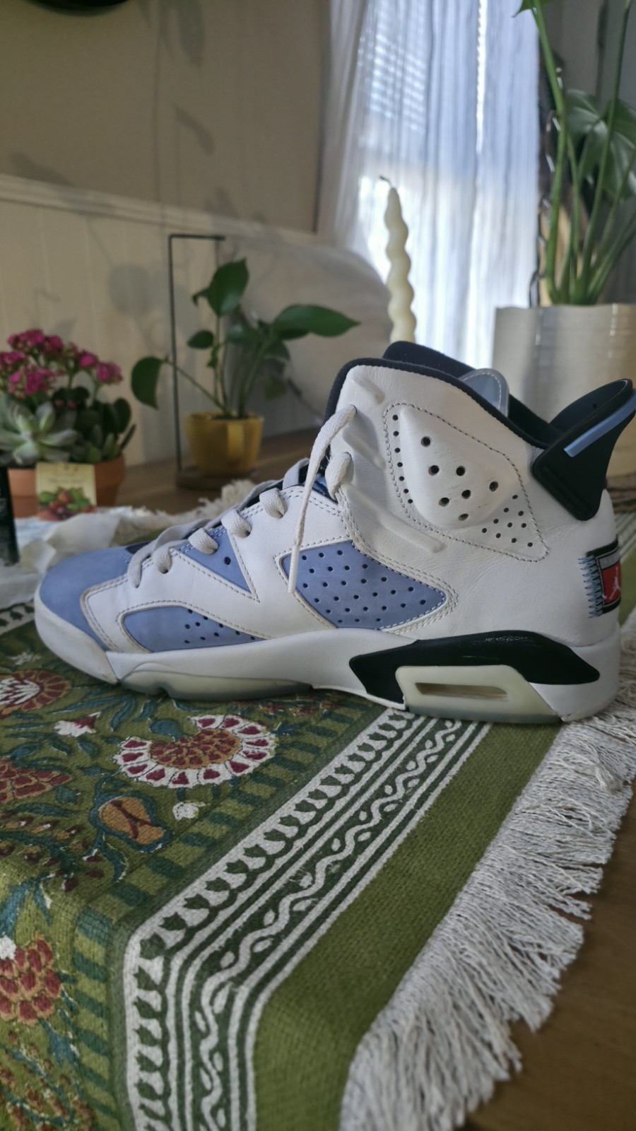 Jordan Air Jordan 6 Men’s High Top Colorblock Sneakers White Blue Black