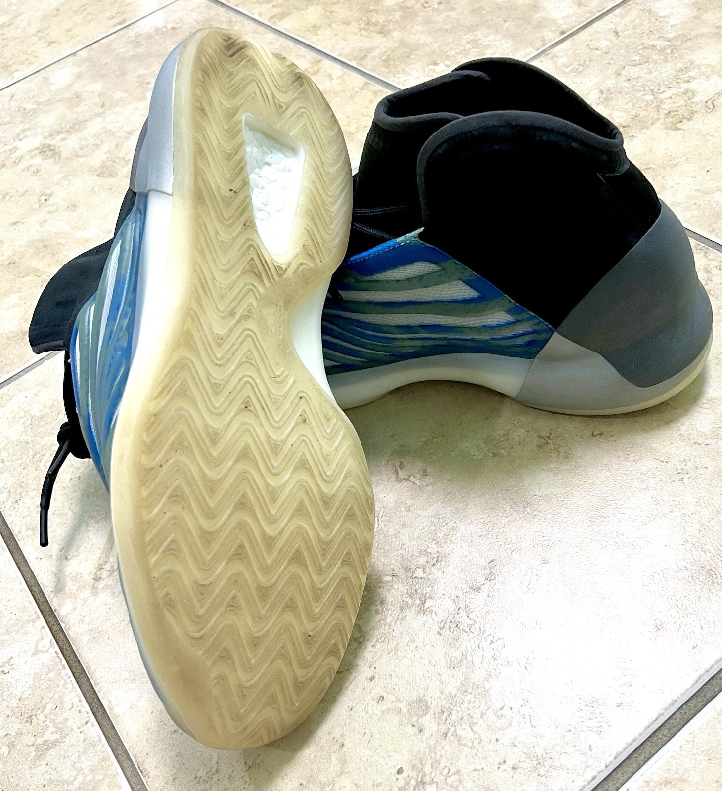 Yeezy Quantum Frozen Blue Size 11.5 Excellent Condition