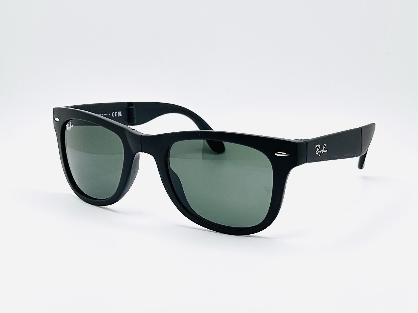 Ray-Ban Wayfarer Folding RB4105 50mm Sunglasses – Matte Black Frame/ Green Lens