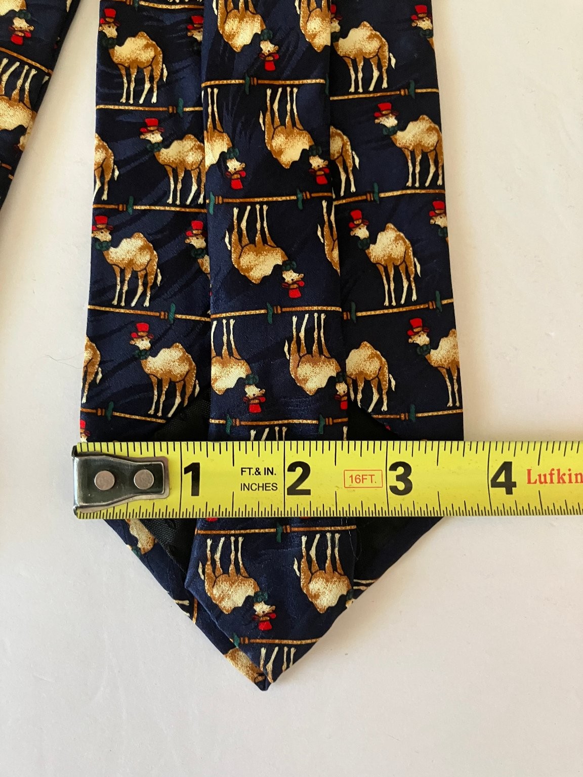 Museum Artifacts Men’s Necktie Tie Multicolor Camel Top Hat Repeat 57″