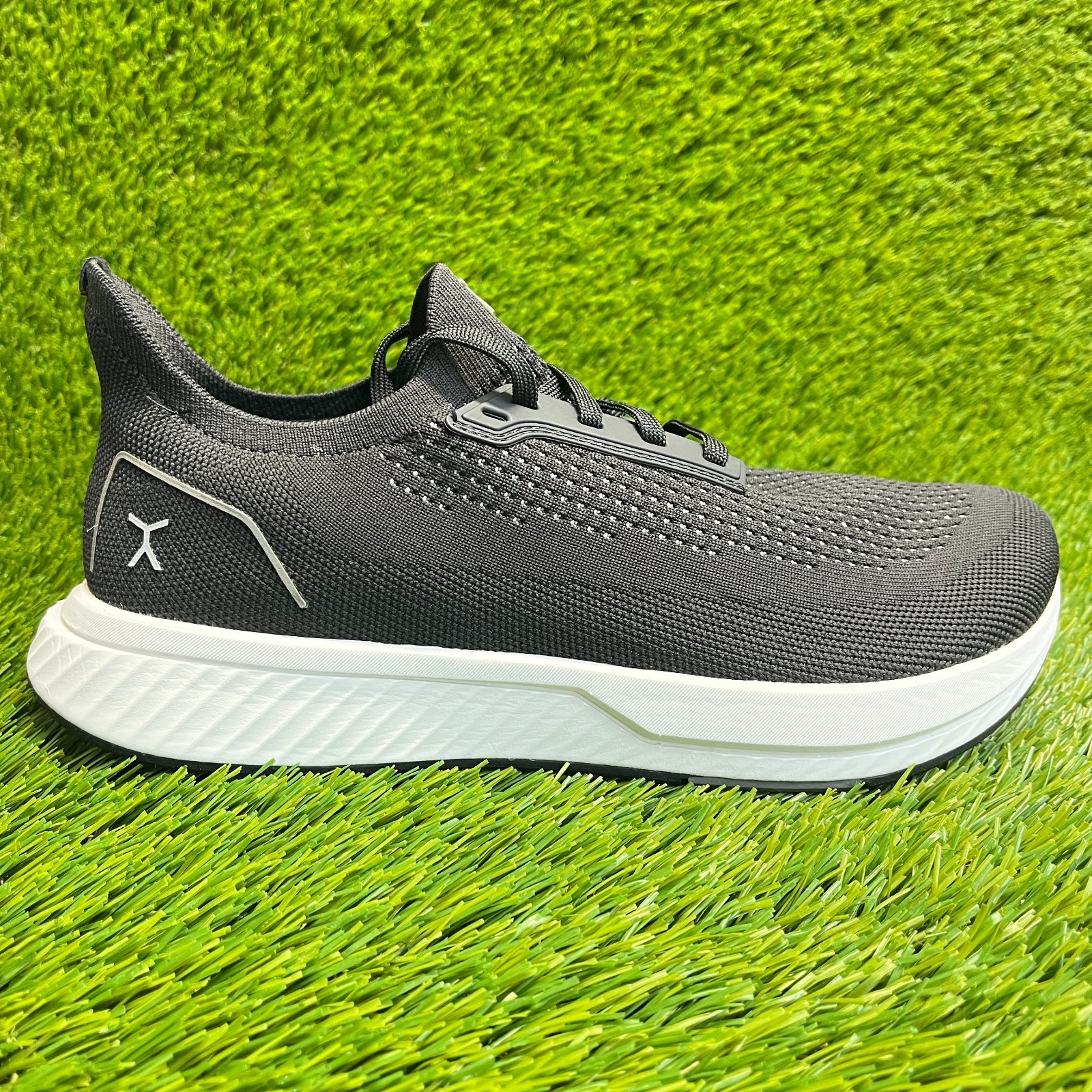 Flux Adapt Runner Black White Mens Size 8 Womens Size 9.5 Athletic Knit Shoes
