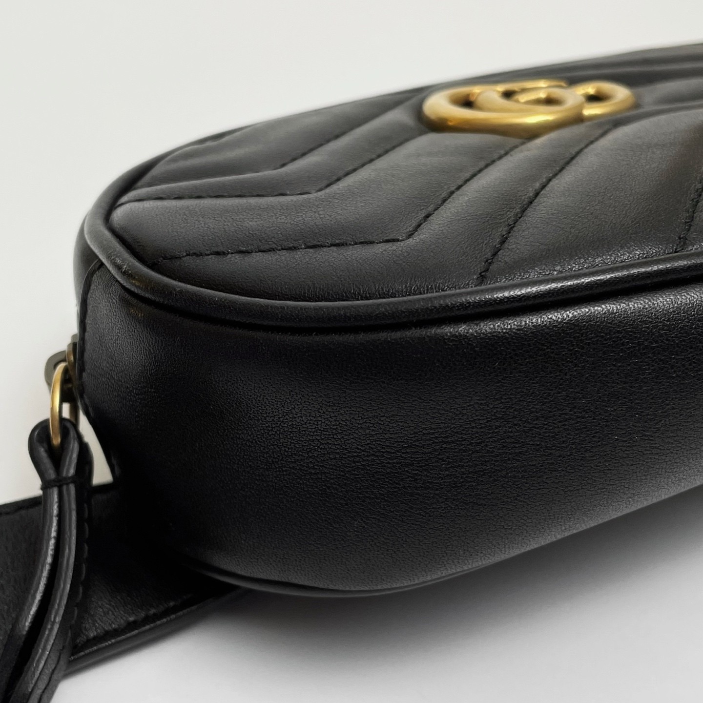 GUCCI GG Marmont Matelasse Chevron Quilted Leather Belt Bag Black