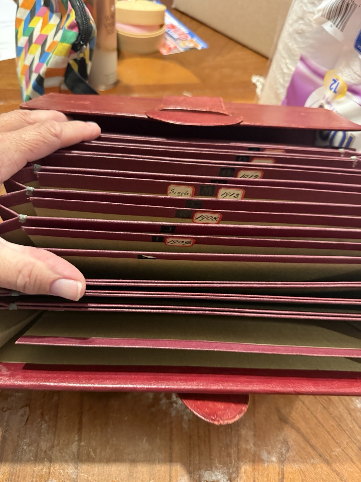 Burgundy Leather Accordion Wallet Organizer 620 K.&T. Vintage circa 1900’s