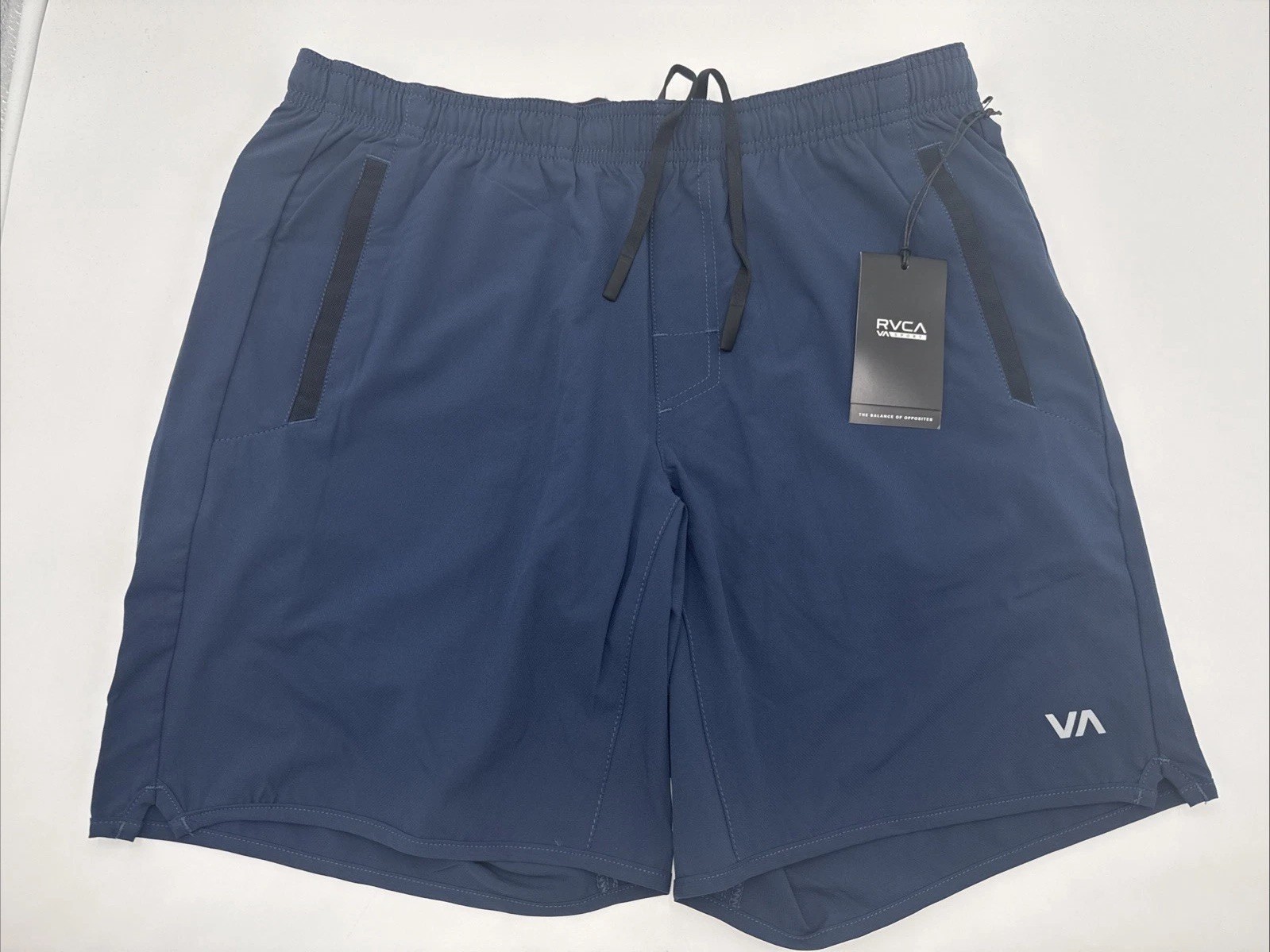 $70 RVCA Men’s Yogger Stretch 17 Shorts 8″ – Navy Blue – Medium -New Tag