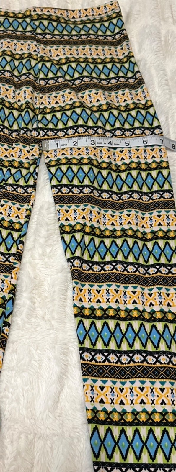LOT of 2 Geometric Pattern Leggings Polyester Spandex Blend Women Size S/M-READ