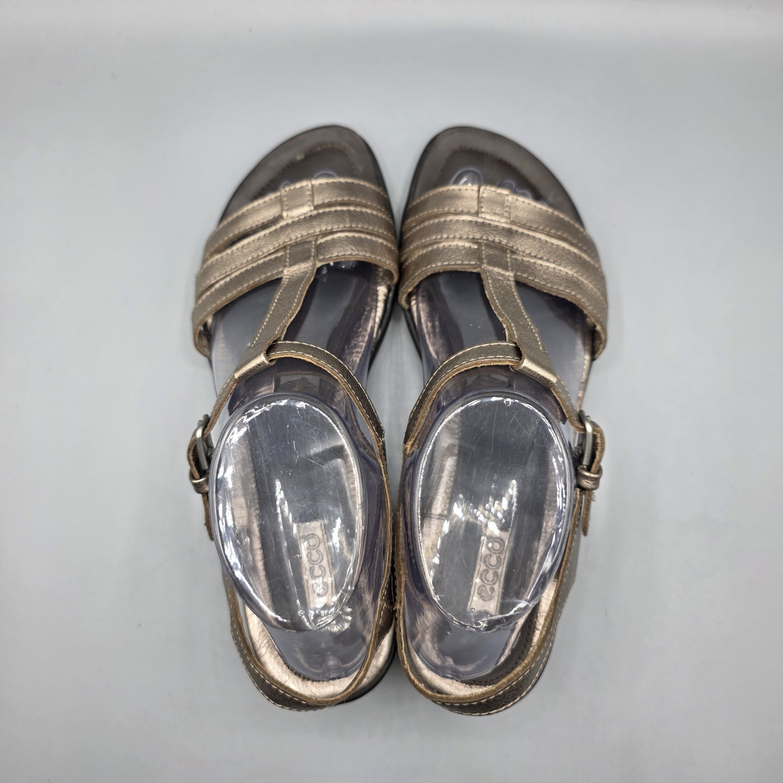Ecco Flash Sandals Womens 40 Gold Leather T-Strap Comfort Wedge Metallic Buckle