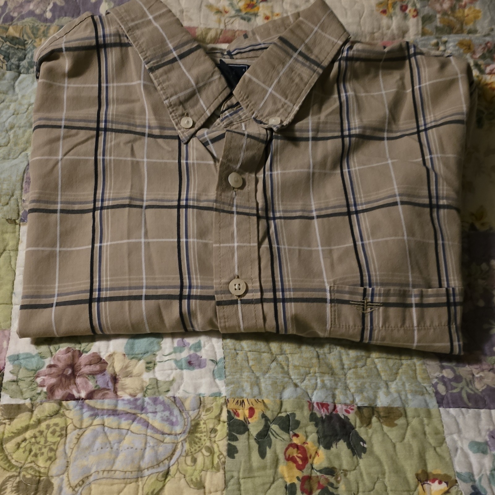 Dockers Men’s XL Woven Short Sleeve Button-Up Button-Down Plaid Beige Blue