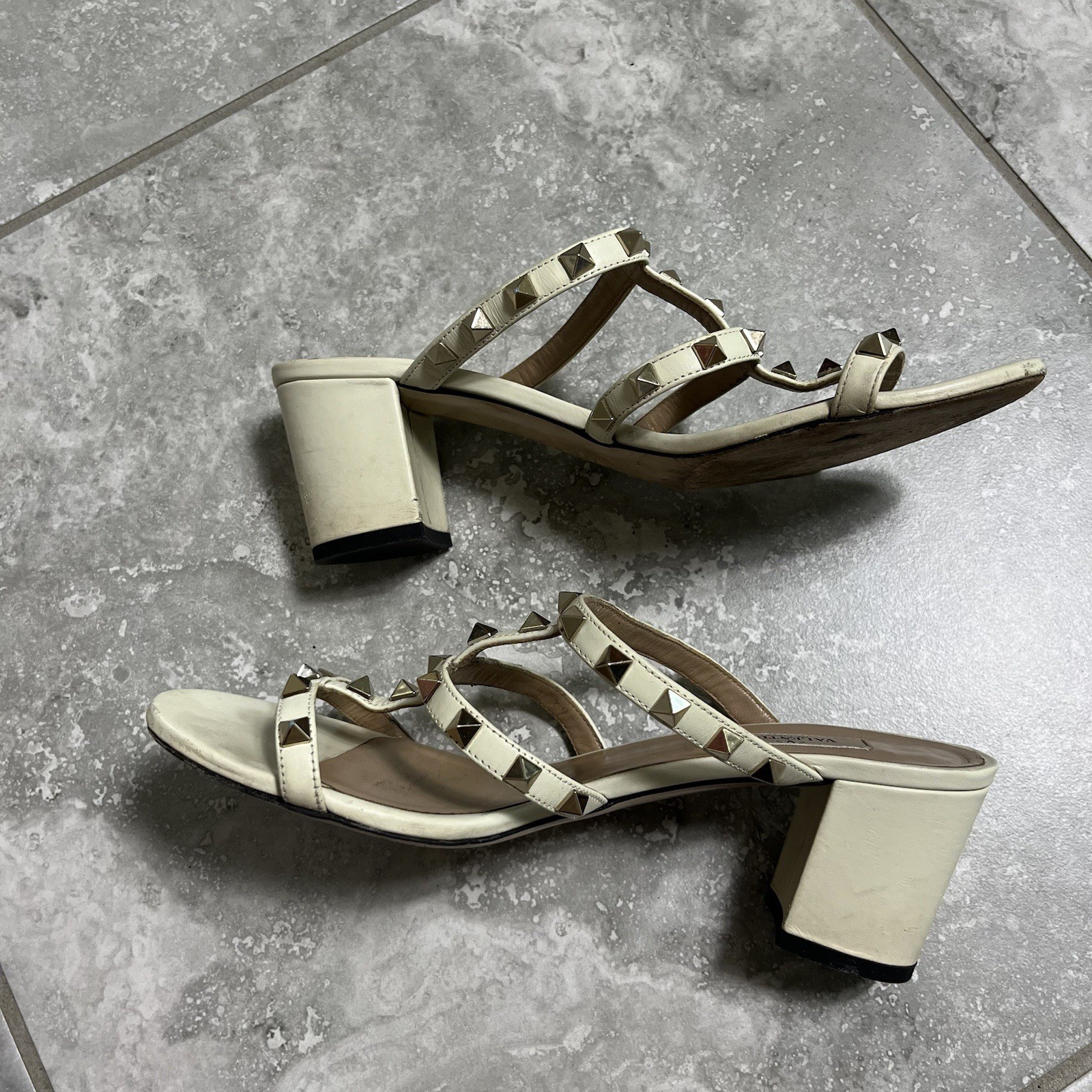 Valentino Garavani Rockstud Studded Caged Slide Sandals Leather Cream 39 8.5 US
