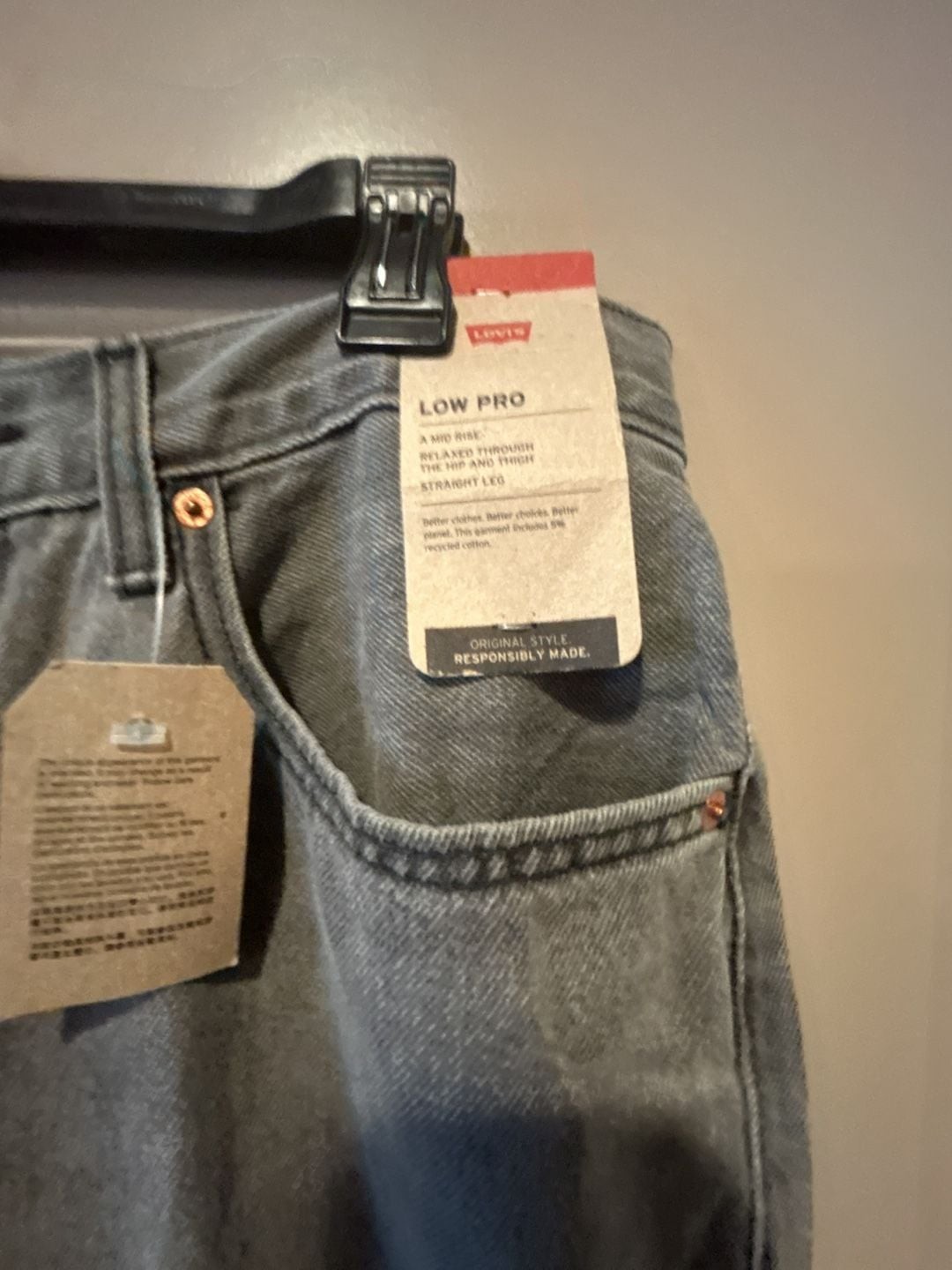 Levi’s Women’s Low Pro Straight-Leg Mid-Rise Jeans in Grey with Paint Splatter H