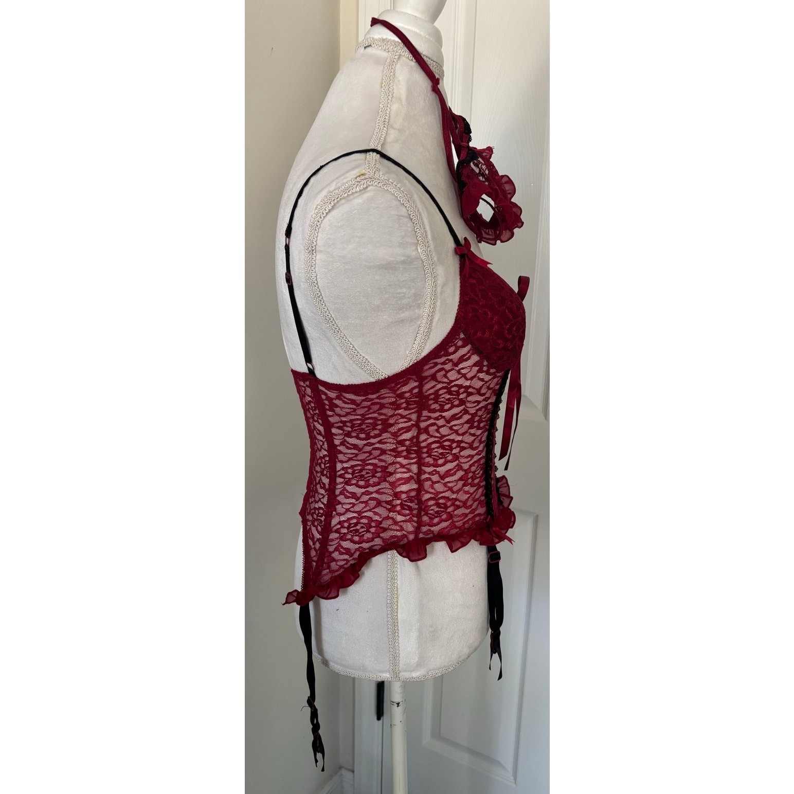 Cinema Etoile Seductive Wear Red & Black Lace Corset & Thong Medium Garter Hooks
