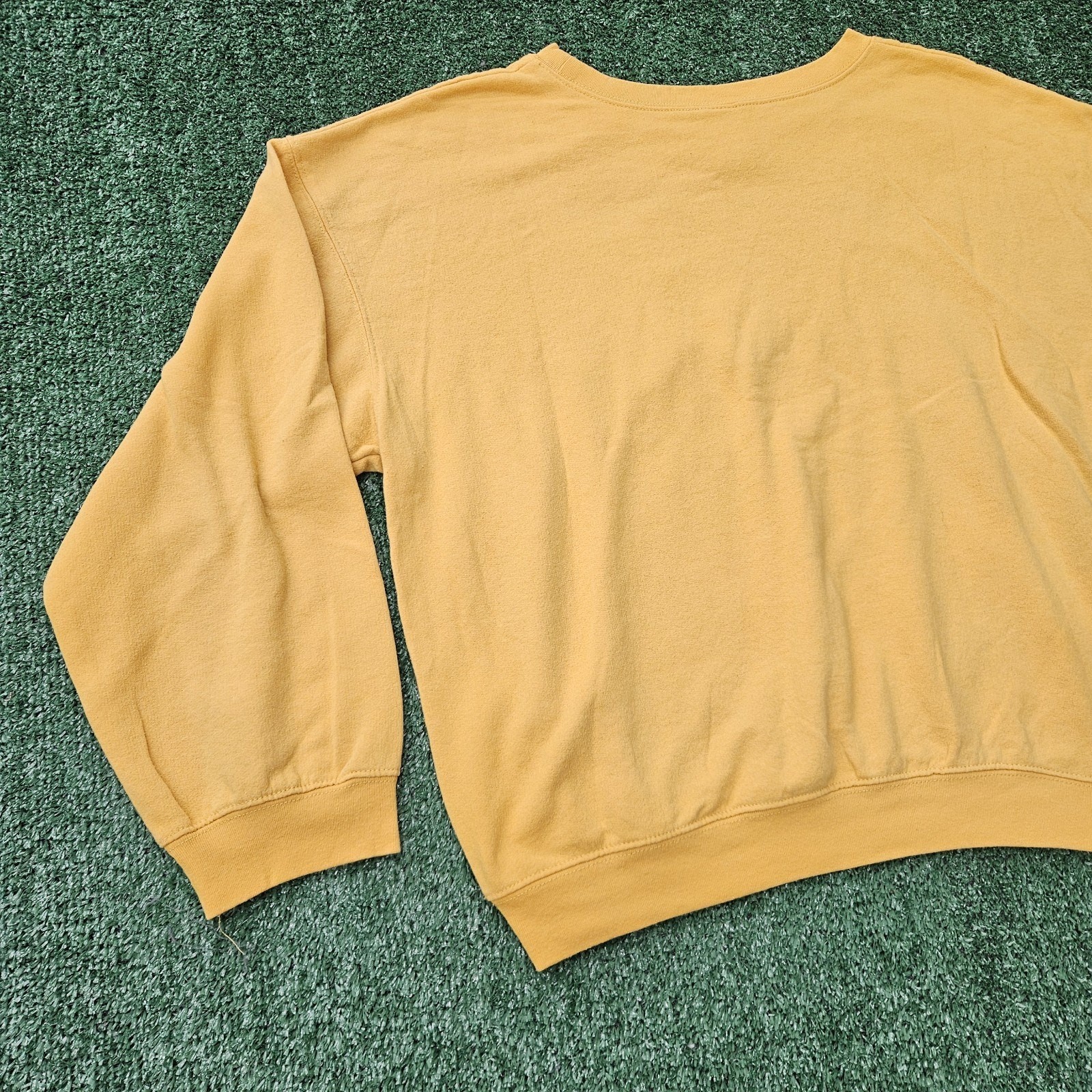 Disney The Lion King Sweatshirt Youth XXL Yellow Hakuna Matata Crewneck Movie