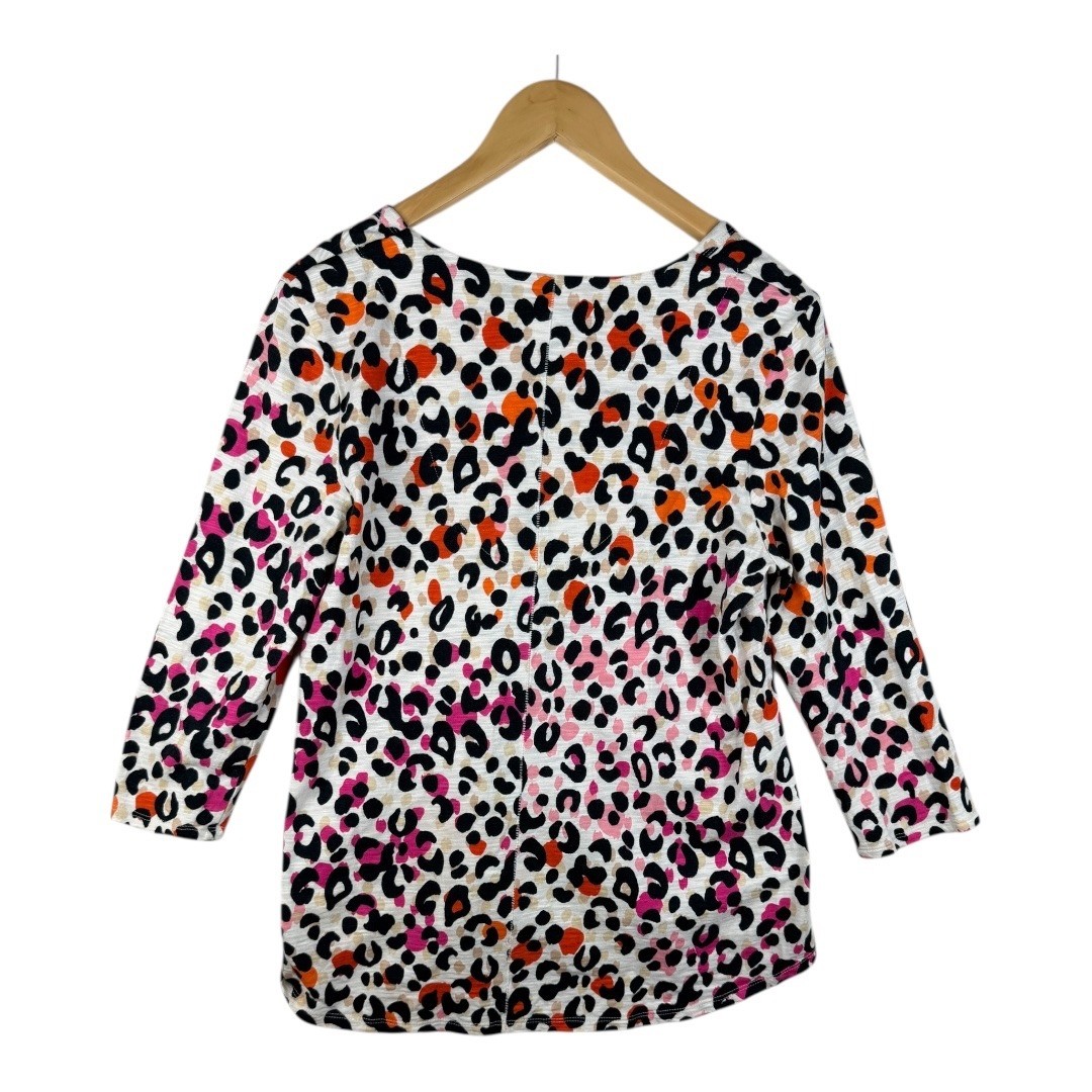 Chico’s Cheetah Print 3/4 Sleeve Vneck Top size Medium White/Black/Multicolor