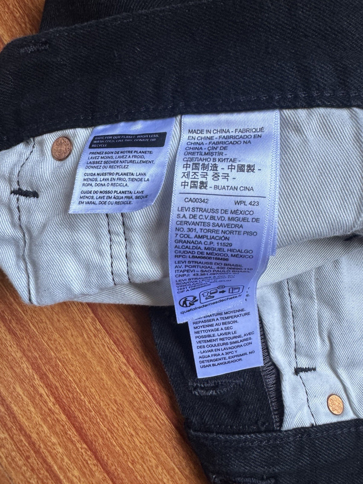 Levi’s Premium Men’s Black Straight Leg Regular Fit Mid Rise Denim Jeans