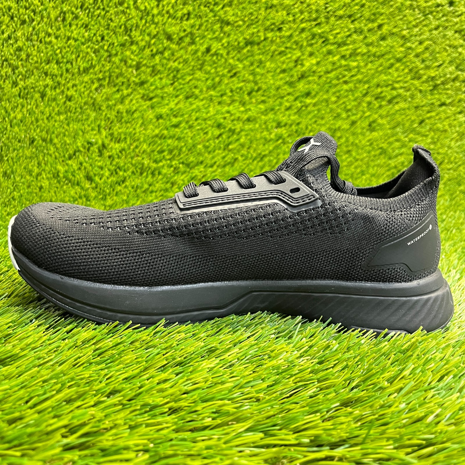 Flux Footwear Adapt Waterproof Runner Stealth Black Womens Size 8 Walking Shoes