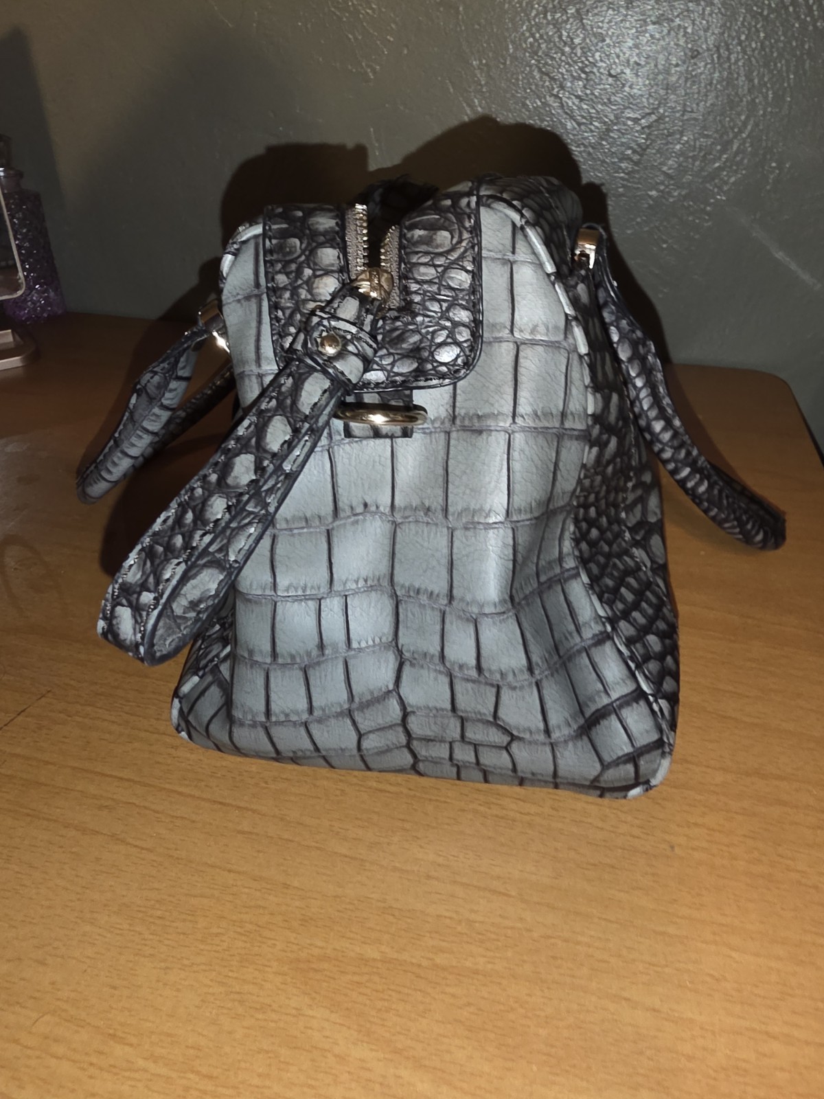 GUESS Gray/Black Croc Embossed Satchel Top Handle Bag With Wallet