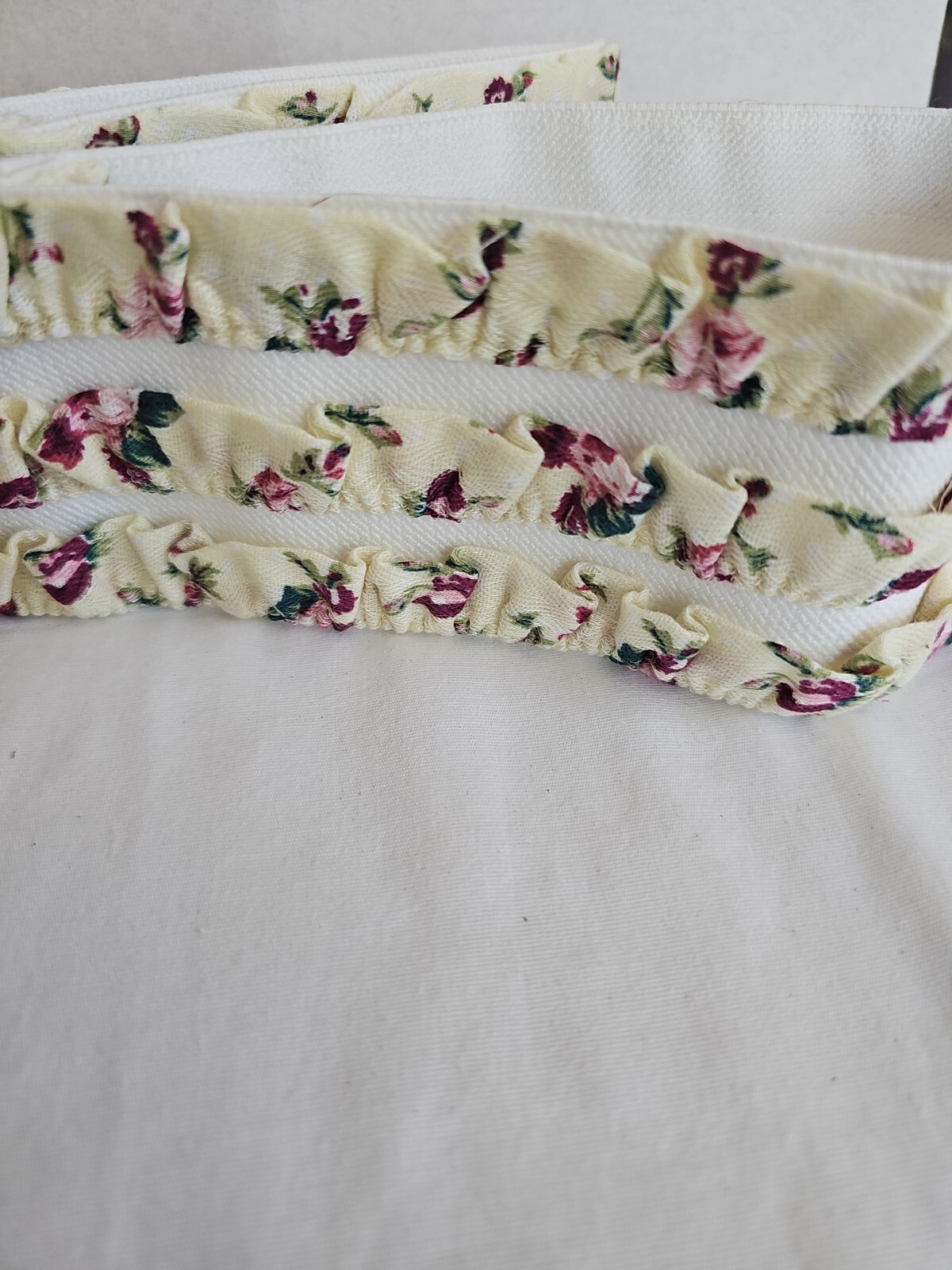 BCBGeneration Belt Wide Waist Flower Pattern Elasticated Stretch Size M/L