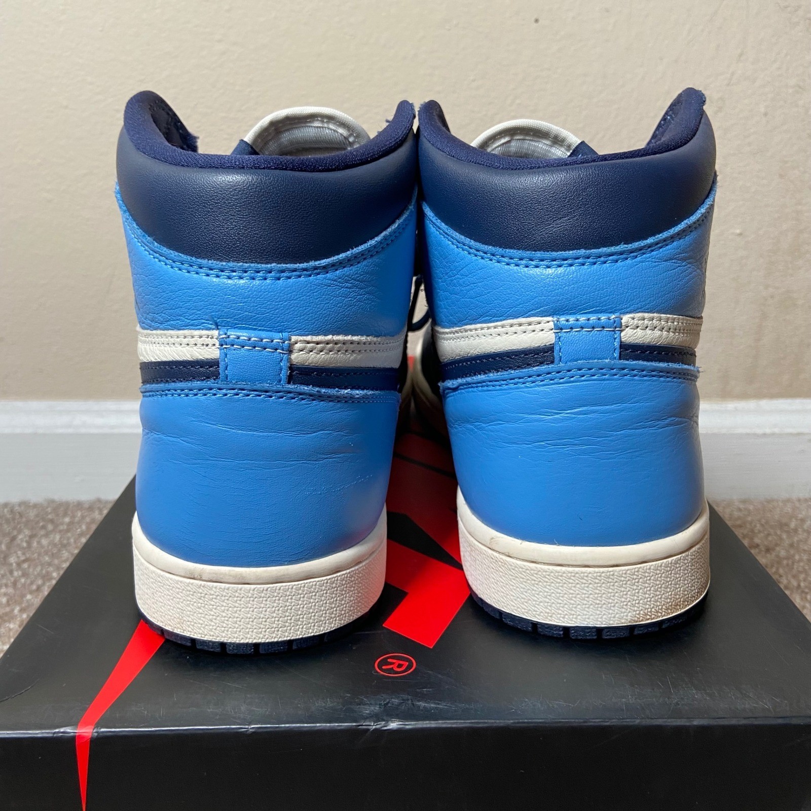 Jordan 1 Retro High OG Obsidian 2019 Men Size 10.5 Used with Box 555088-140