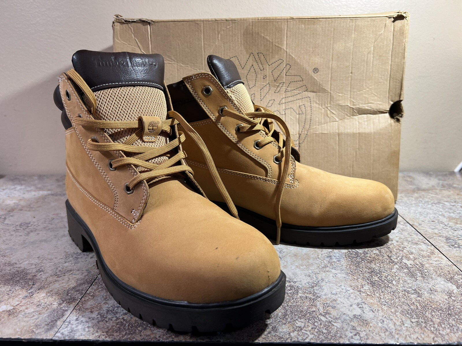 Timberland Genuine Leather And Man-Made Upper, Lining, Outside, Women’s Sz 9M