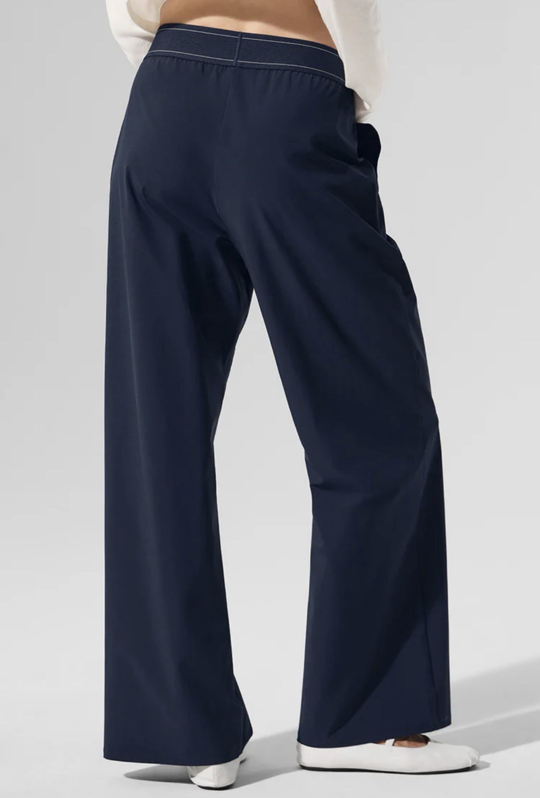 ALO Yoga Suit Up Trouser Navy Medium Womens Wide Leg Pants 30” Inseam AUTHENTIC