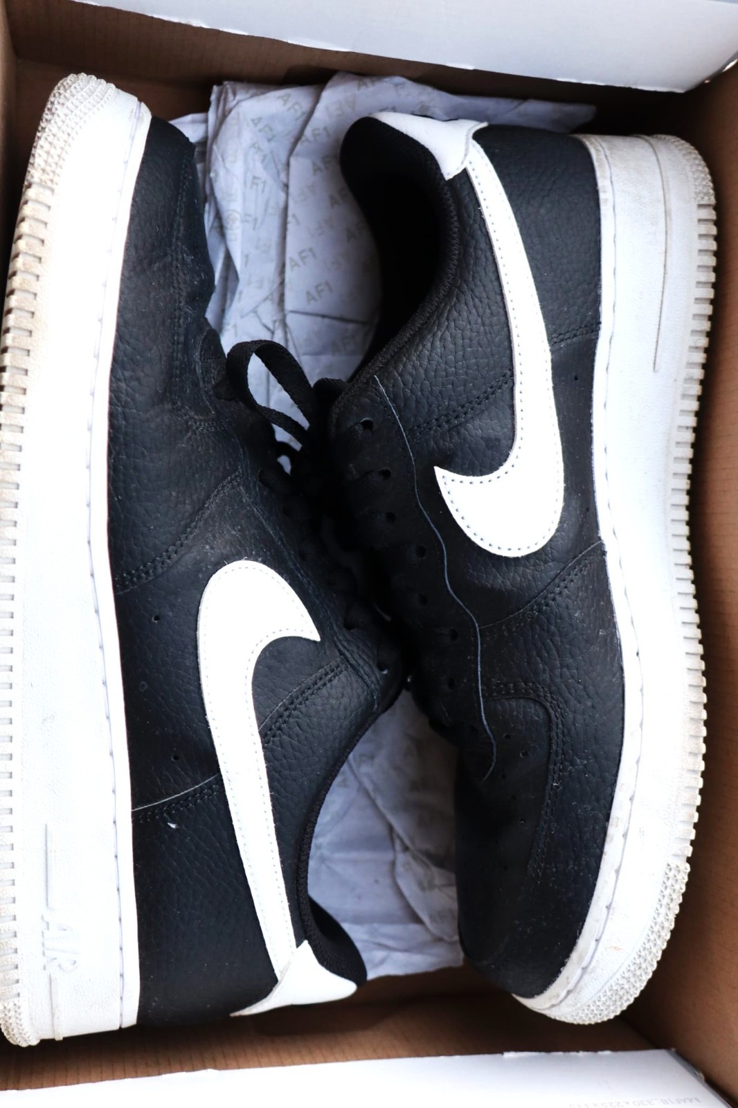 Nike Air Force 1 ’07 Black White Low Top Sneakers Men’s US 9.5 EU 43 Leather