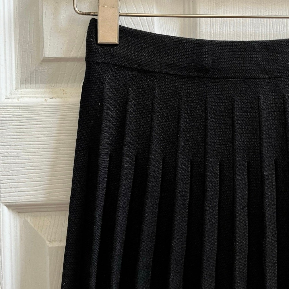 Udel New York Black Knit Elastic Waistband Pleated A Line Skirt Size XS