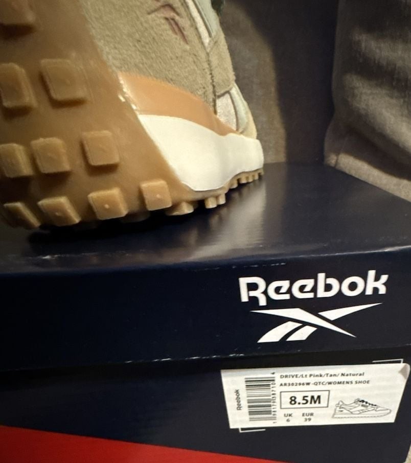 Reebok Classic Leather Legacy AZ Women’s Size 8.5M Sneakers