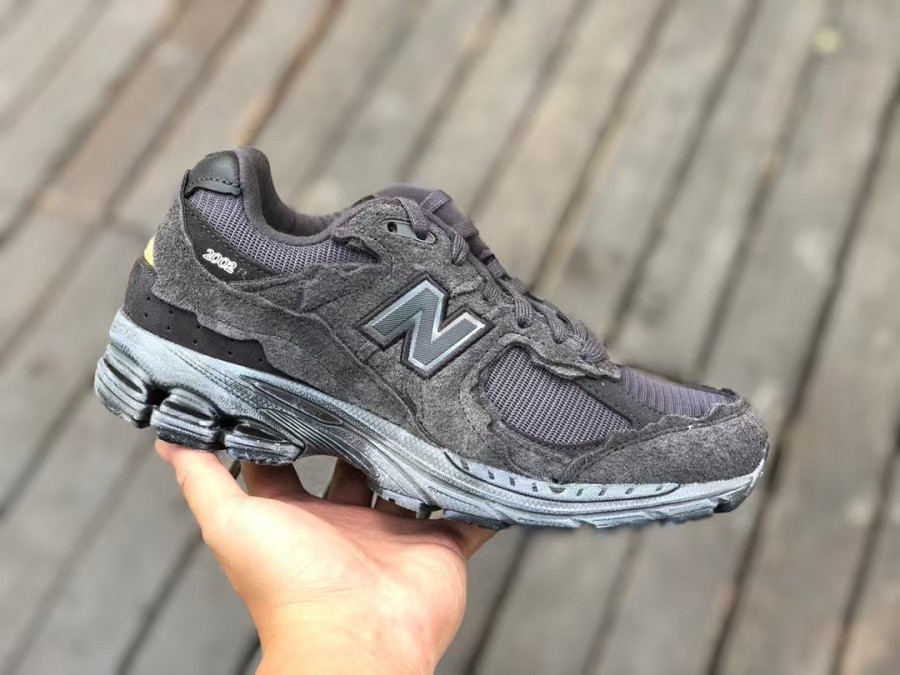 New Balance 2002R Protection Pack Phantom Black Suede Men’s casual shoes Brand