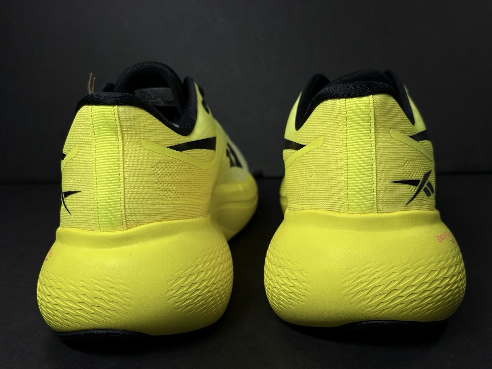 Reebok Zignition Electric Yellow Black Mens Size 9 Max Cushion Running Shoes