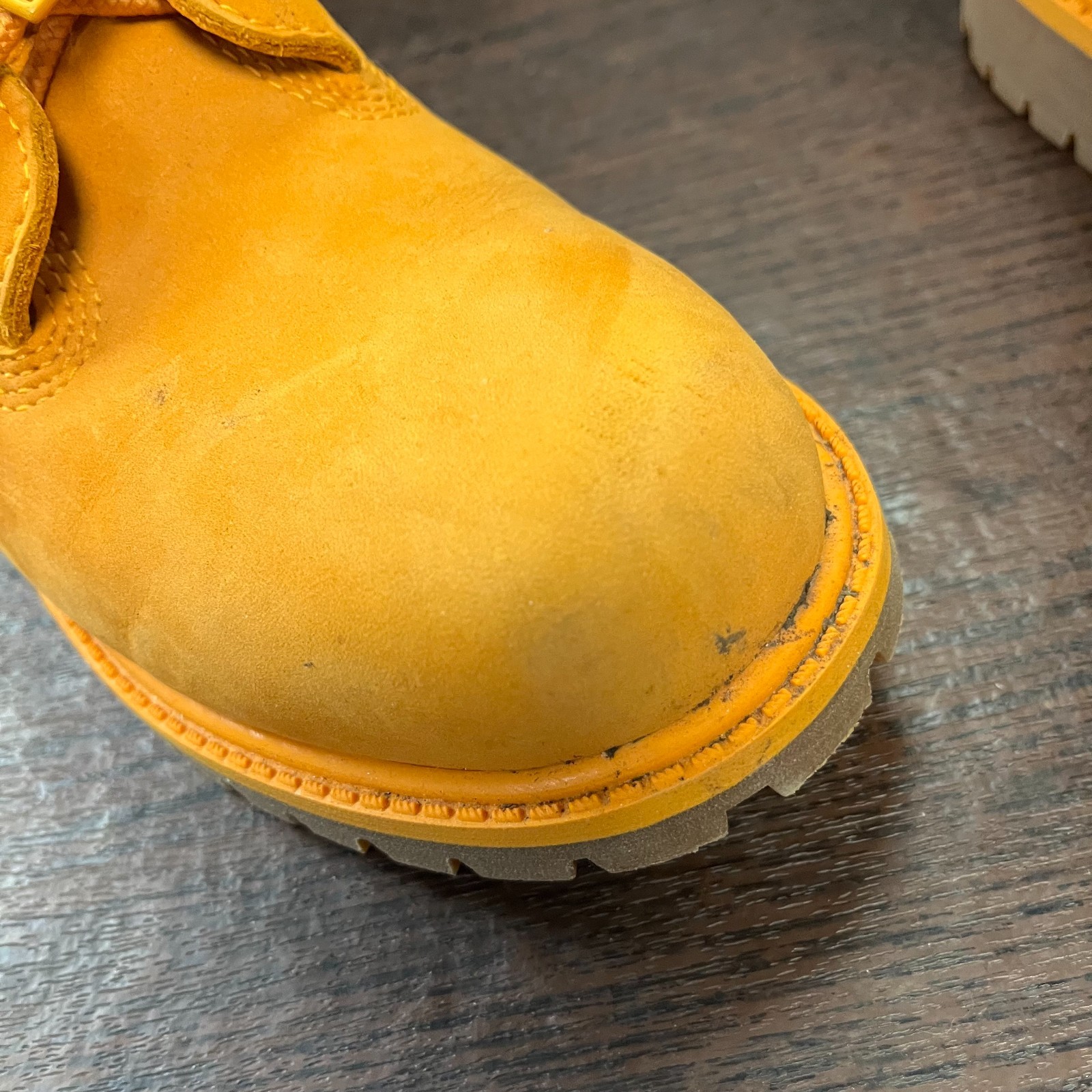 Timberland Boys Premium Waterproof Boot Size 3 Wheat Yellow Classic 6 Inch Kids