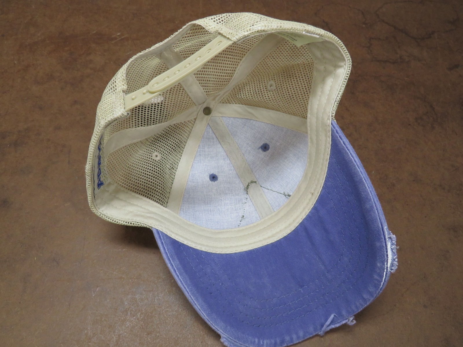 NWT She Goes Outdoors hiking backpacking travel snapback hat trucker cap