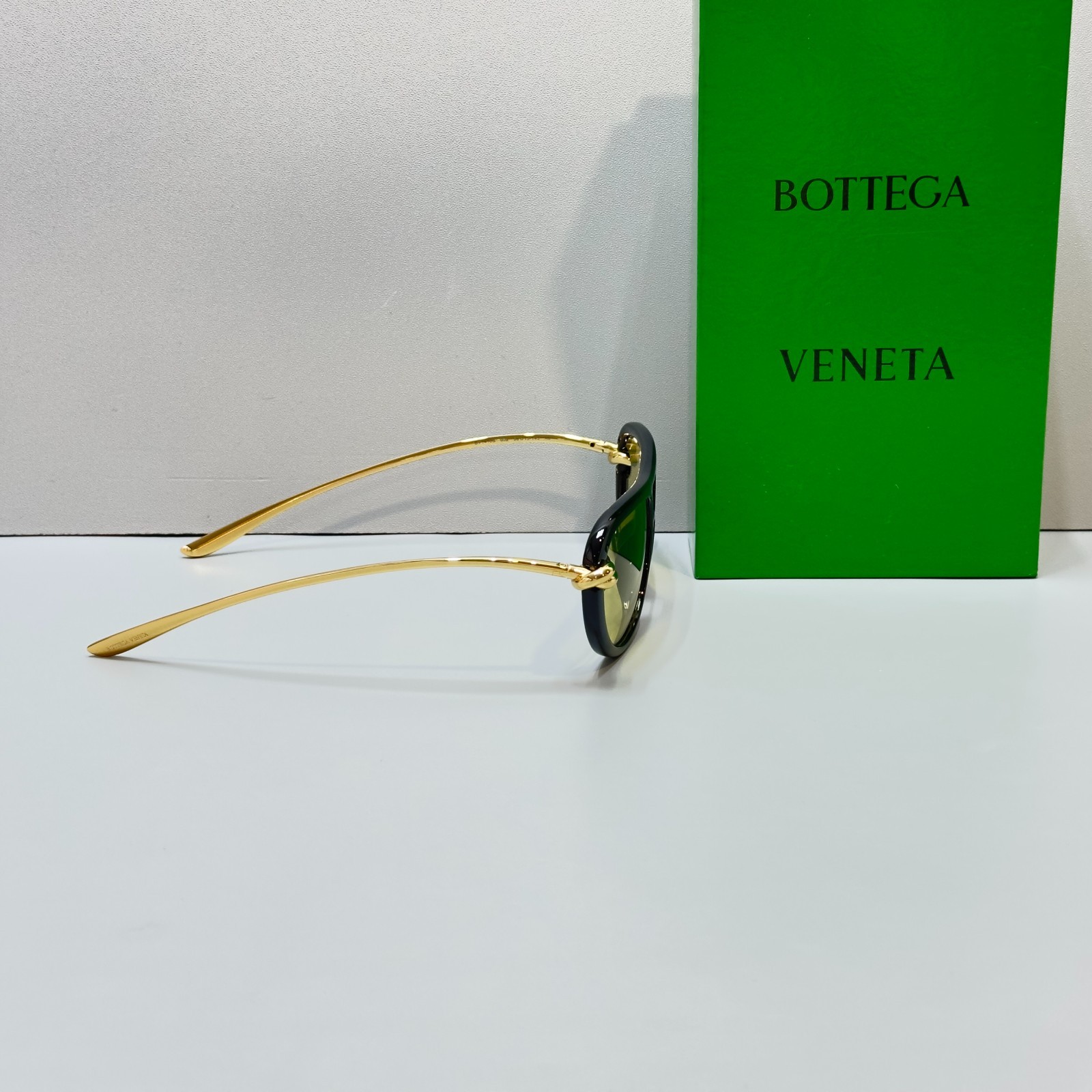 Bottega Veneta BV1418S Black Frame Yellow Lens Gold Knot Aviator Sunglasses