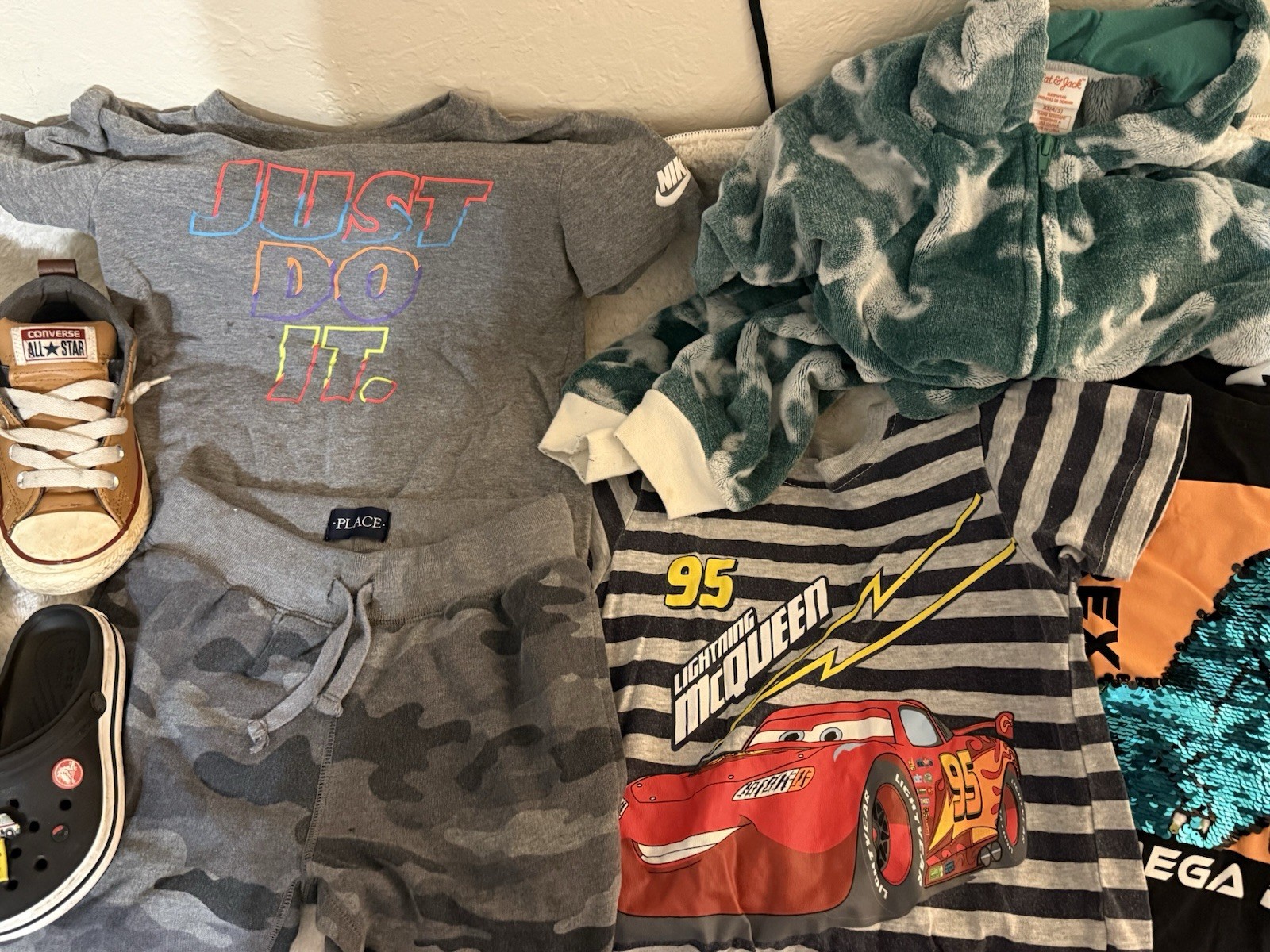 Boys Size 5 Clothes & Shoes Bundle Nike Disney H&M Converse crocs 9-12