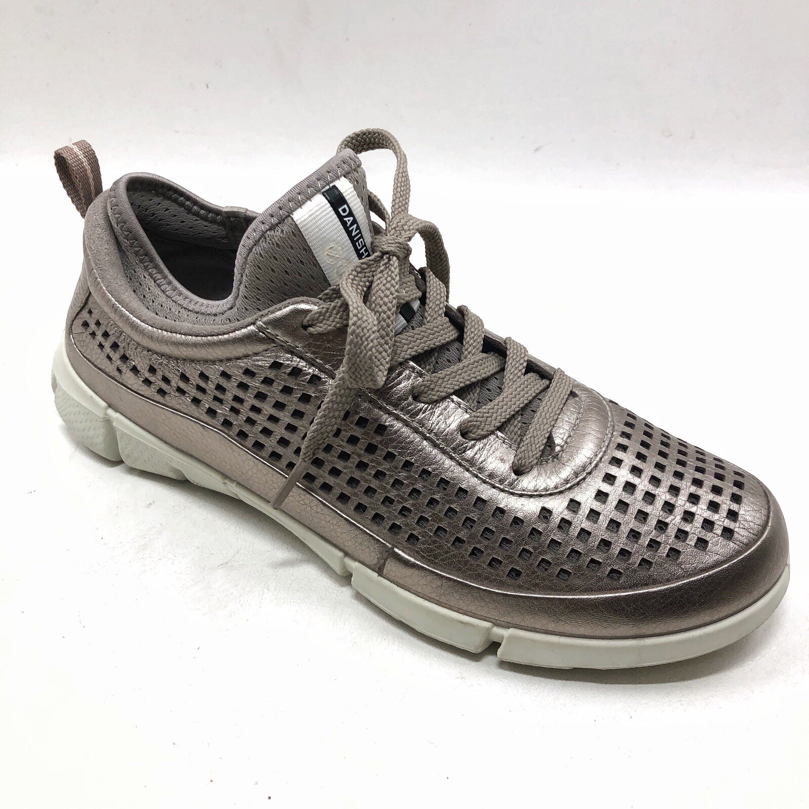 ECCO Intrinsic 1 Athletic Performance Metallic Pewter Sneakers Sz 6 /37 Cut Out