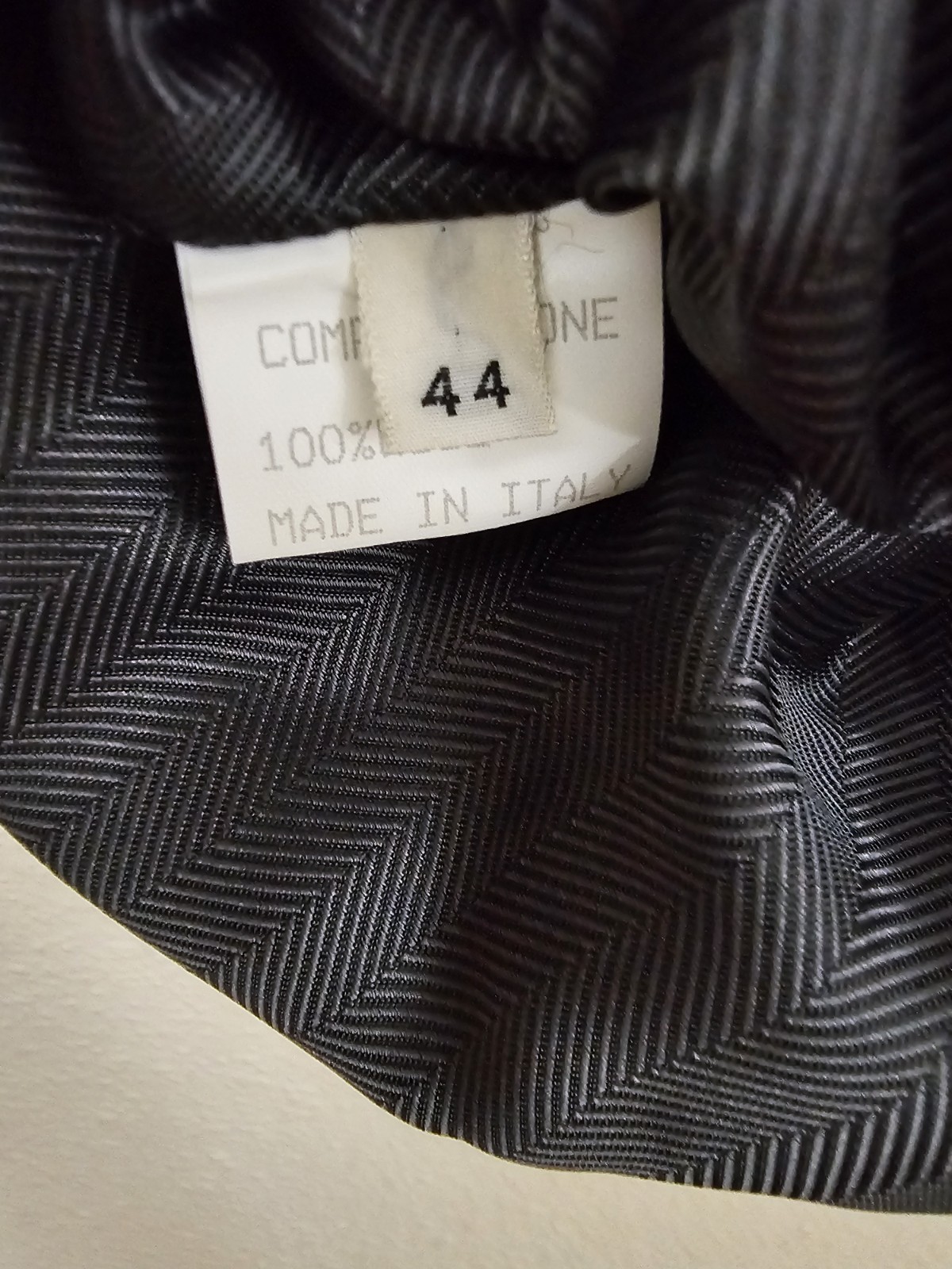 Kiton Pencil Skirt 100% Wool Size 44 (See Kiton Size Chart) Black Made In Italy.