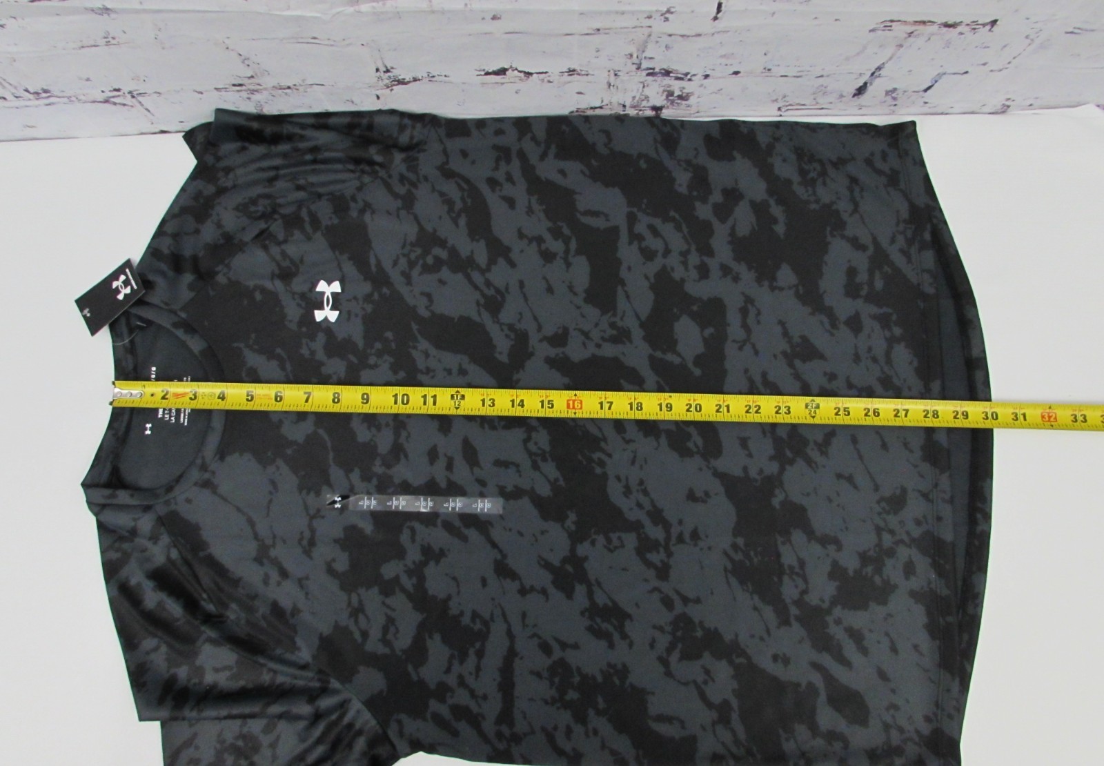 Under Armour Tech 2.0 Camo Print Short Sleeve Men’s Tee Size Large Loose NWT.